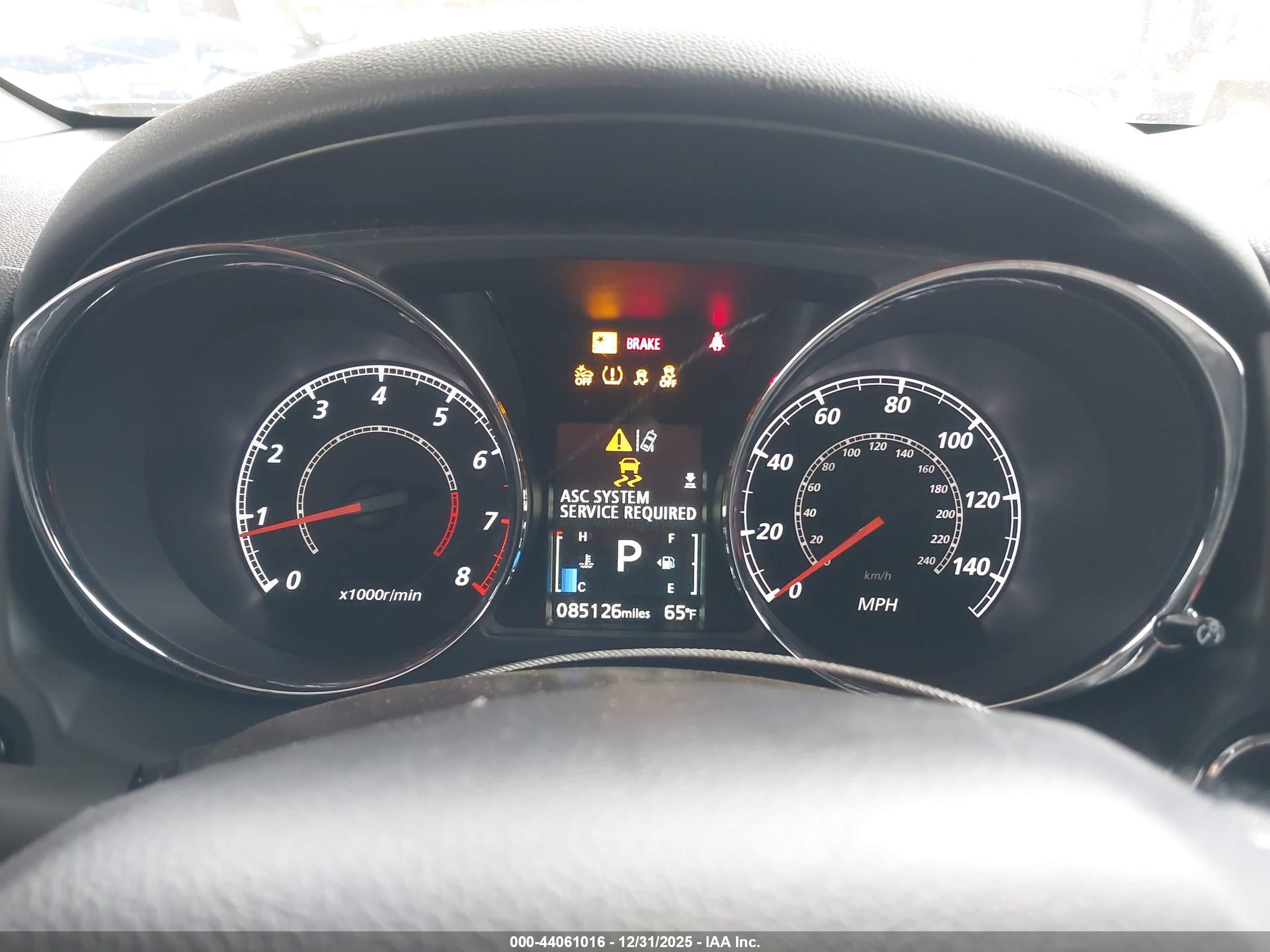MITSUBISHI OUTLANDER image 7