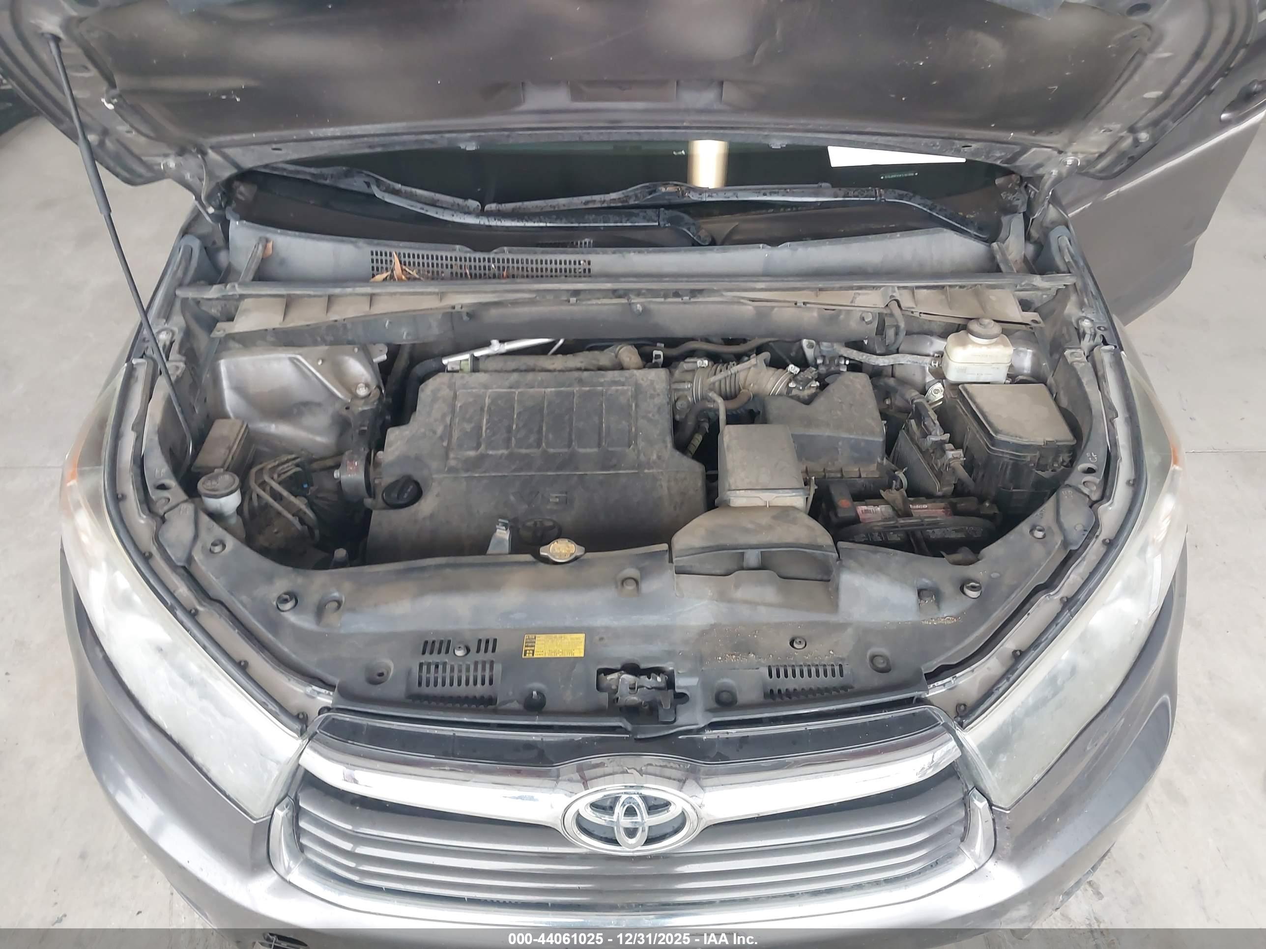 TOYOTA HIGHLANDER image 10