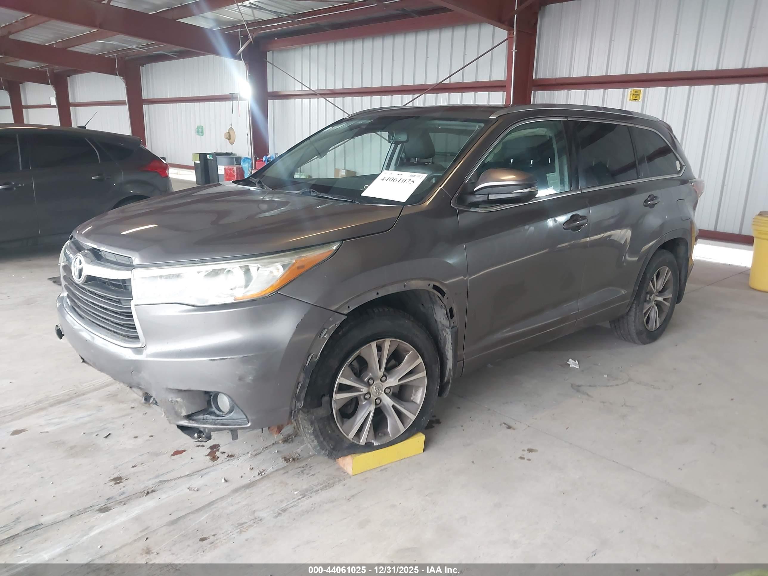 TOYOTA HIGHLANDER image 2