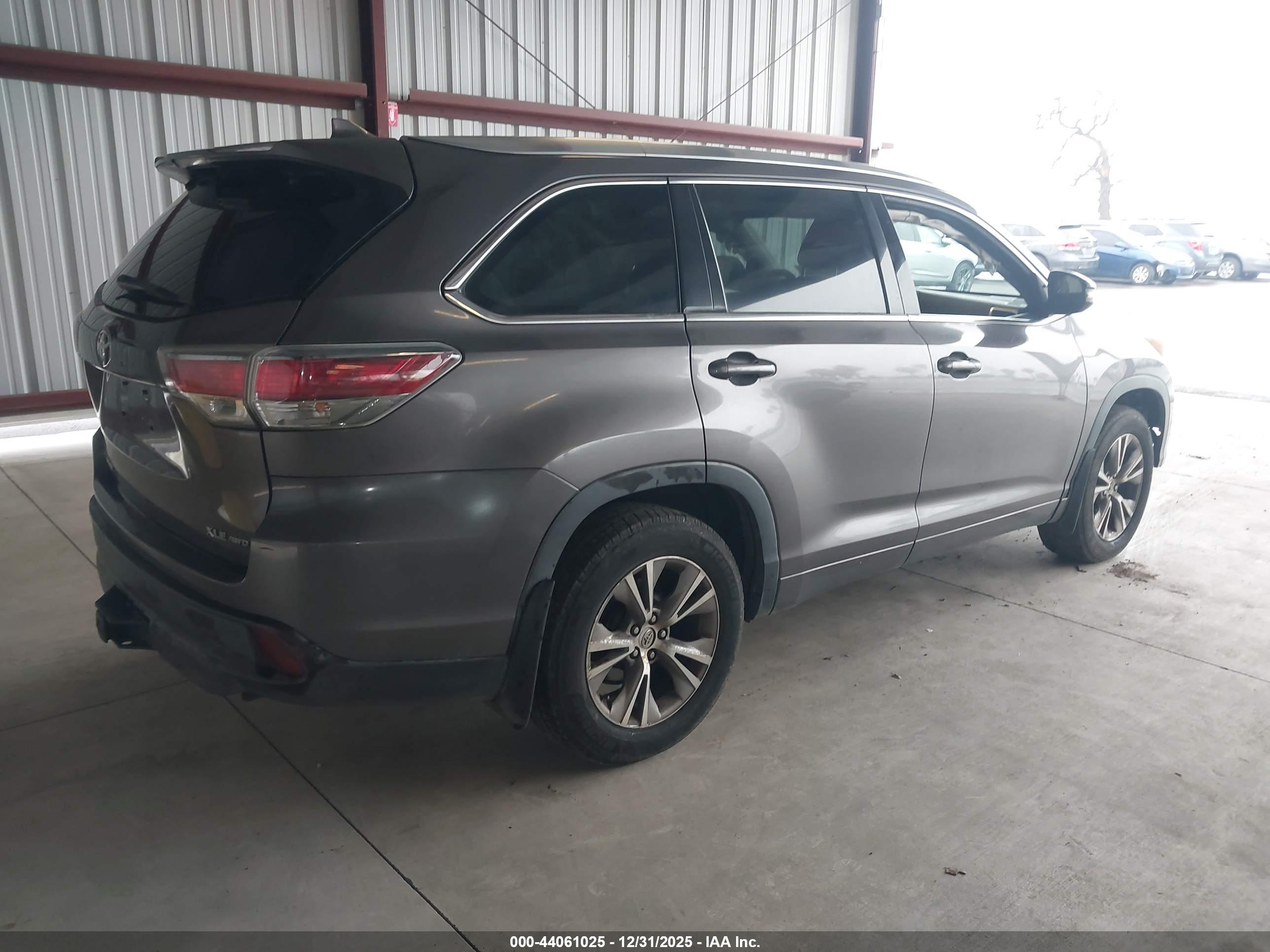 TOYOTA HIGHLANDER image 4