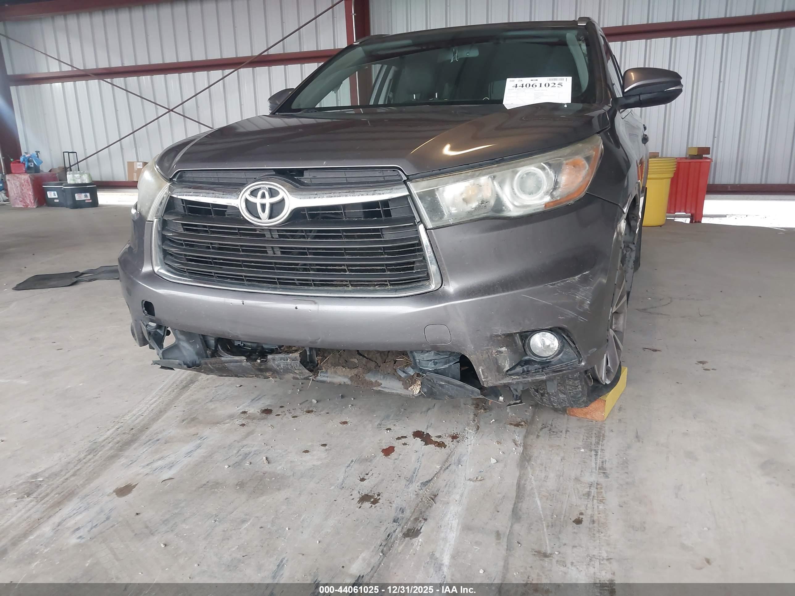 TOYOTA HIGHLANDER image 6