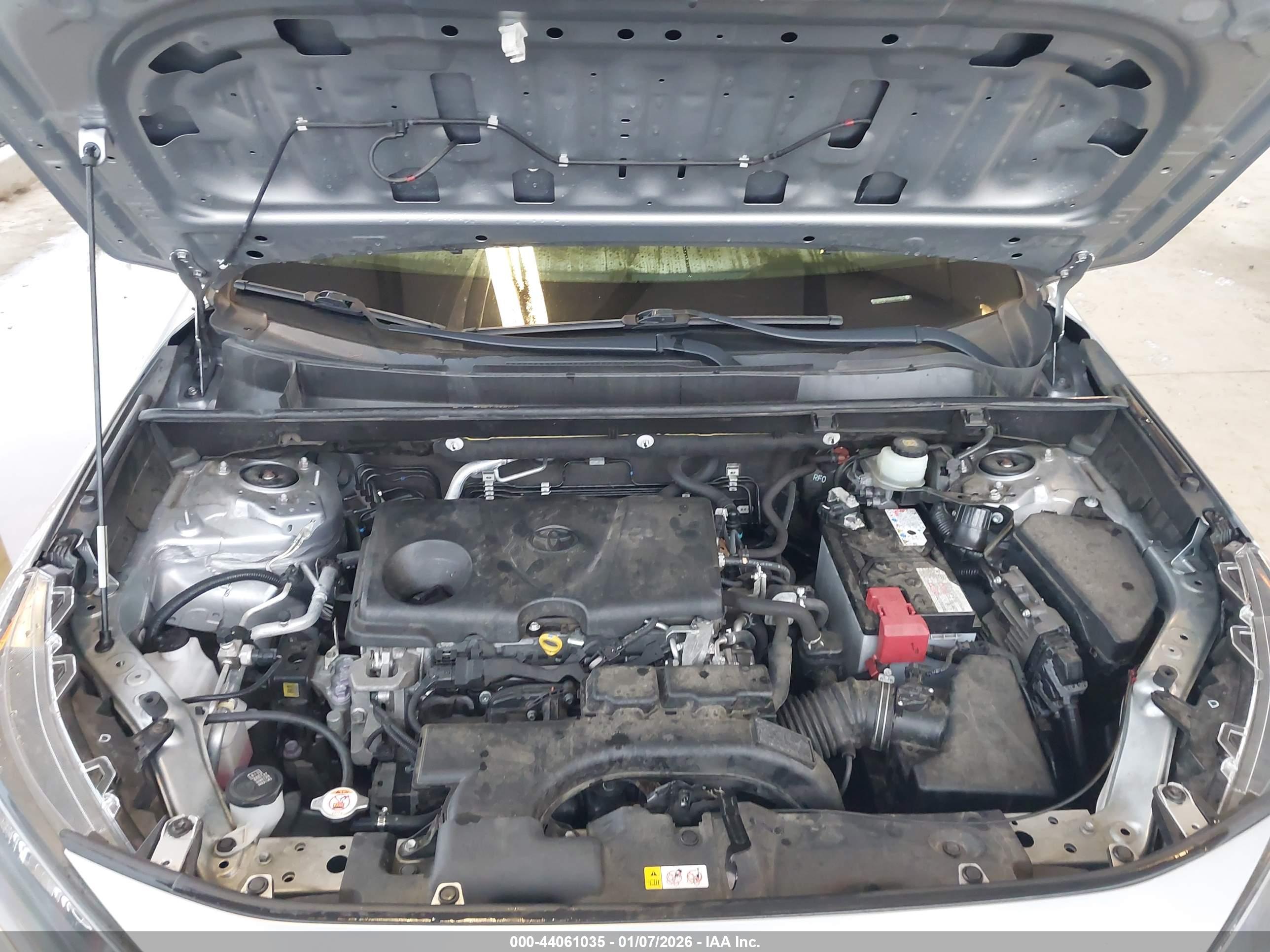 TOYOTA RAV4 image 10
