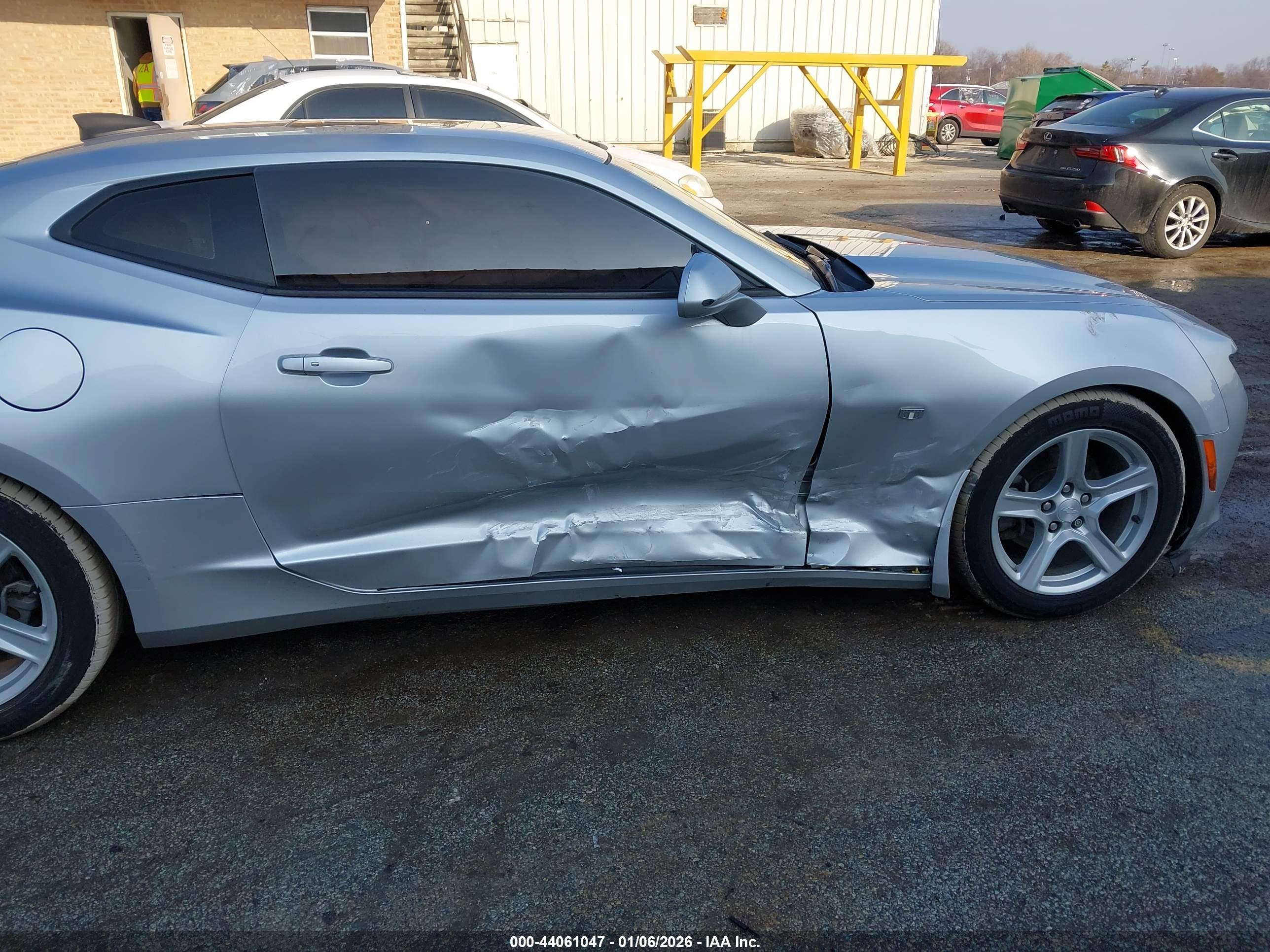 CHEVROLET CAMARO image 6