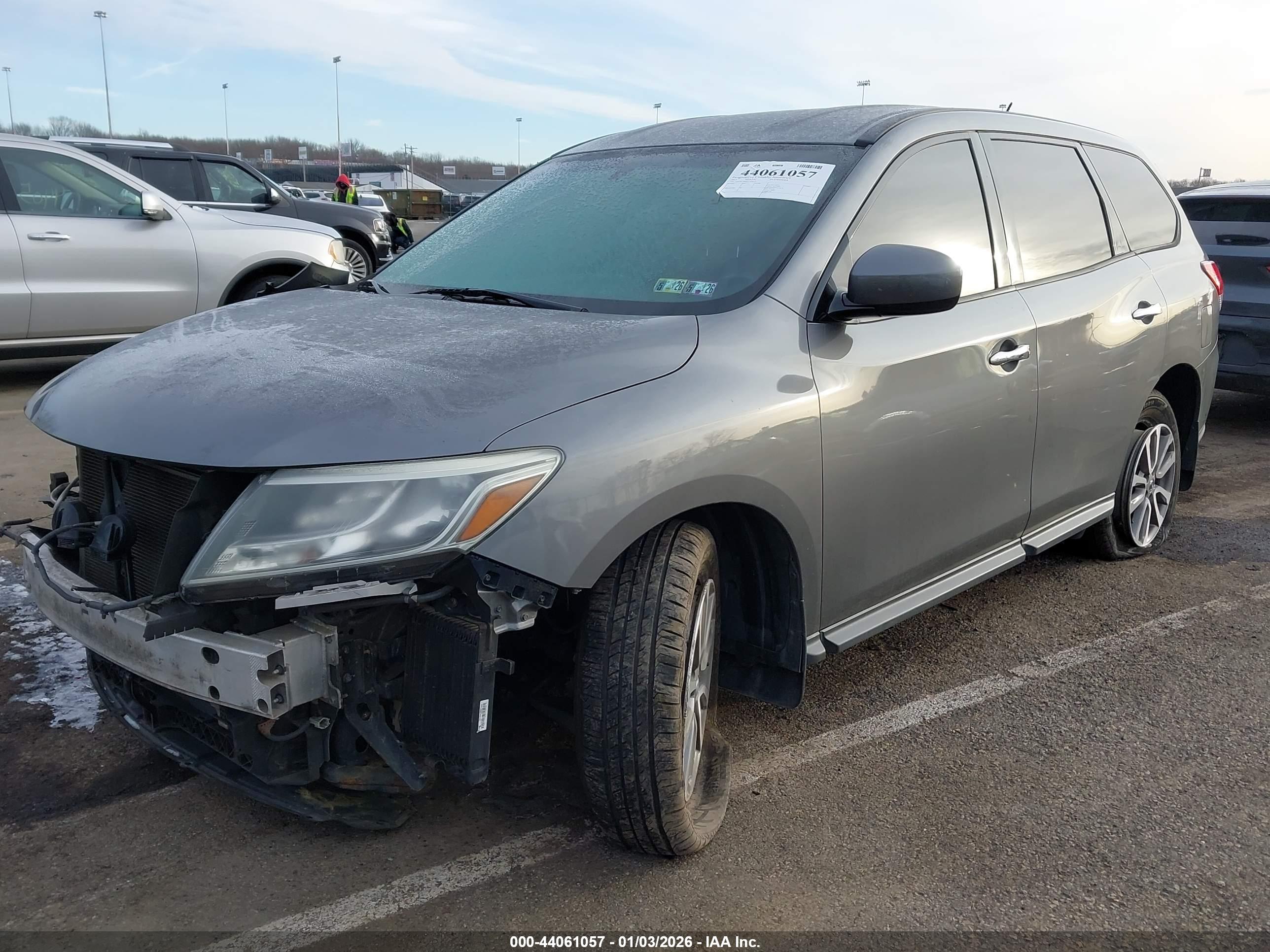NISSAN PATHFINDER image 2