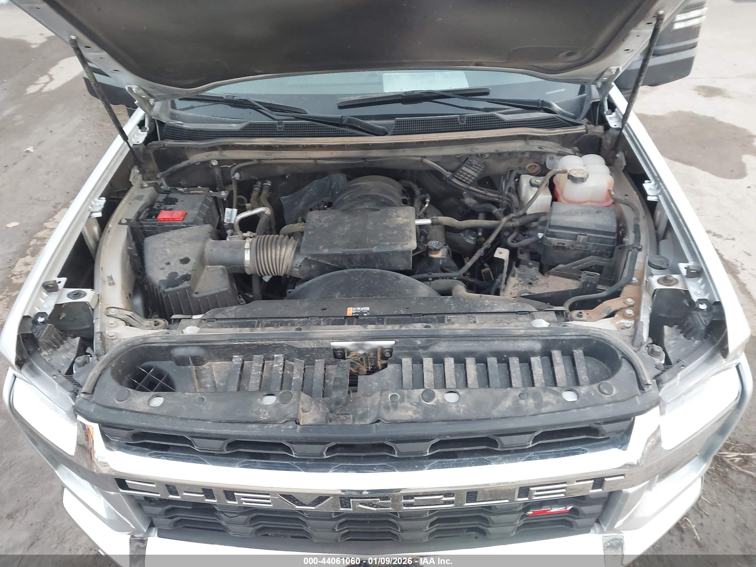 CHEVROLET SILVERADO image 10