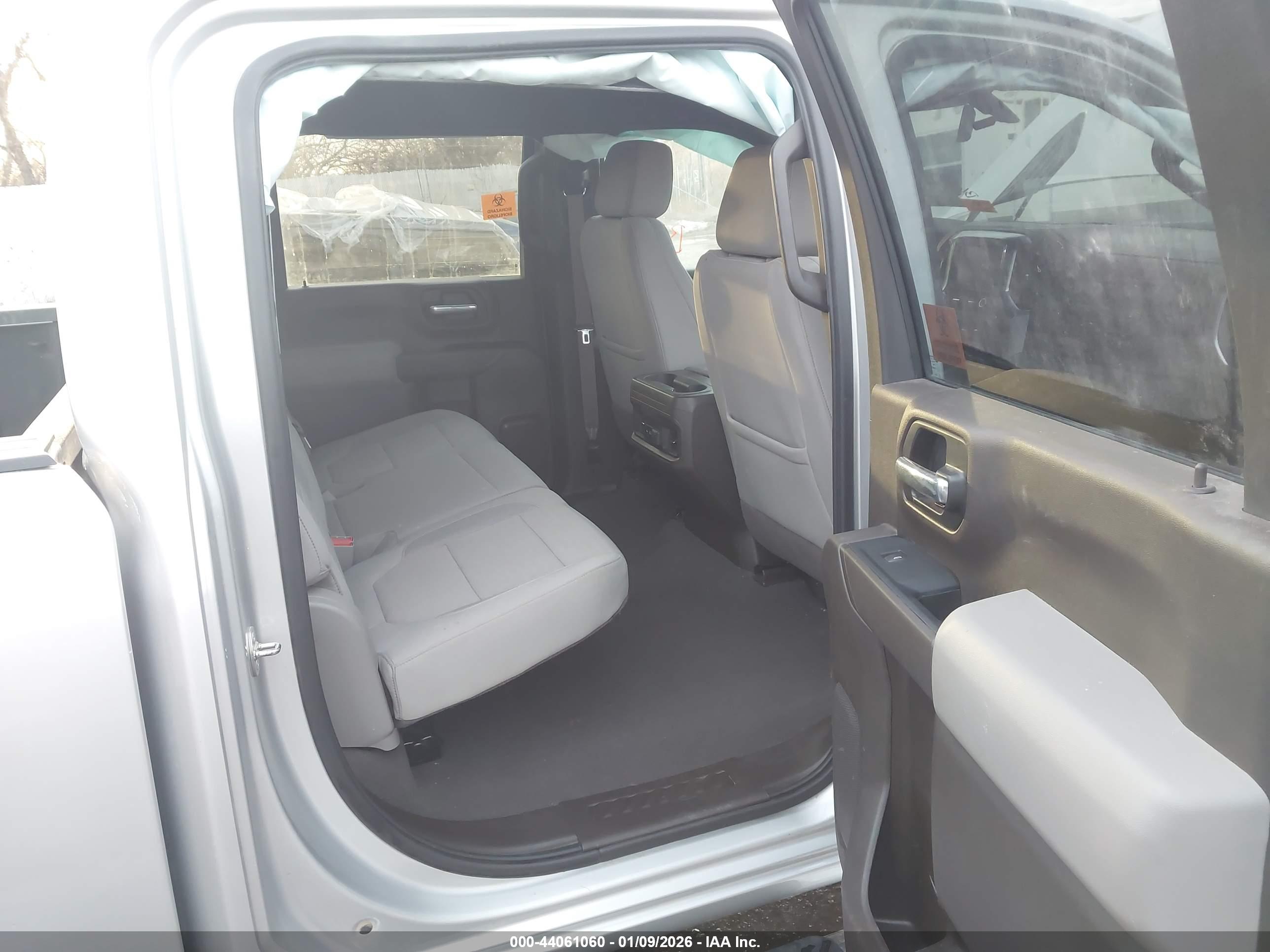 CHEVROLET SILVERADO image 8