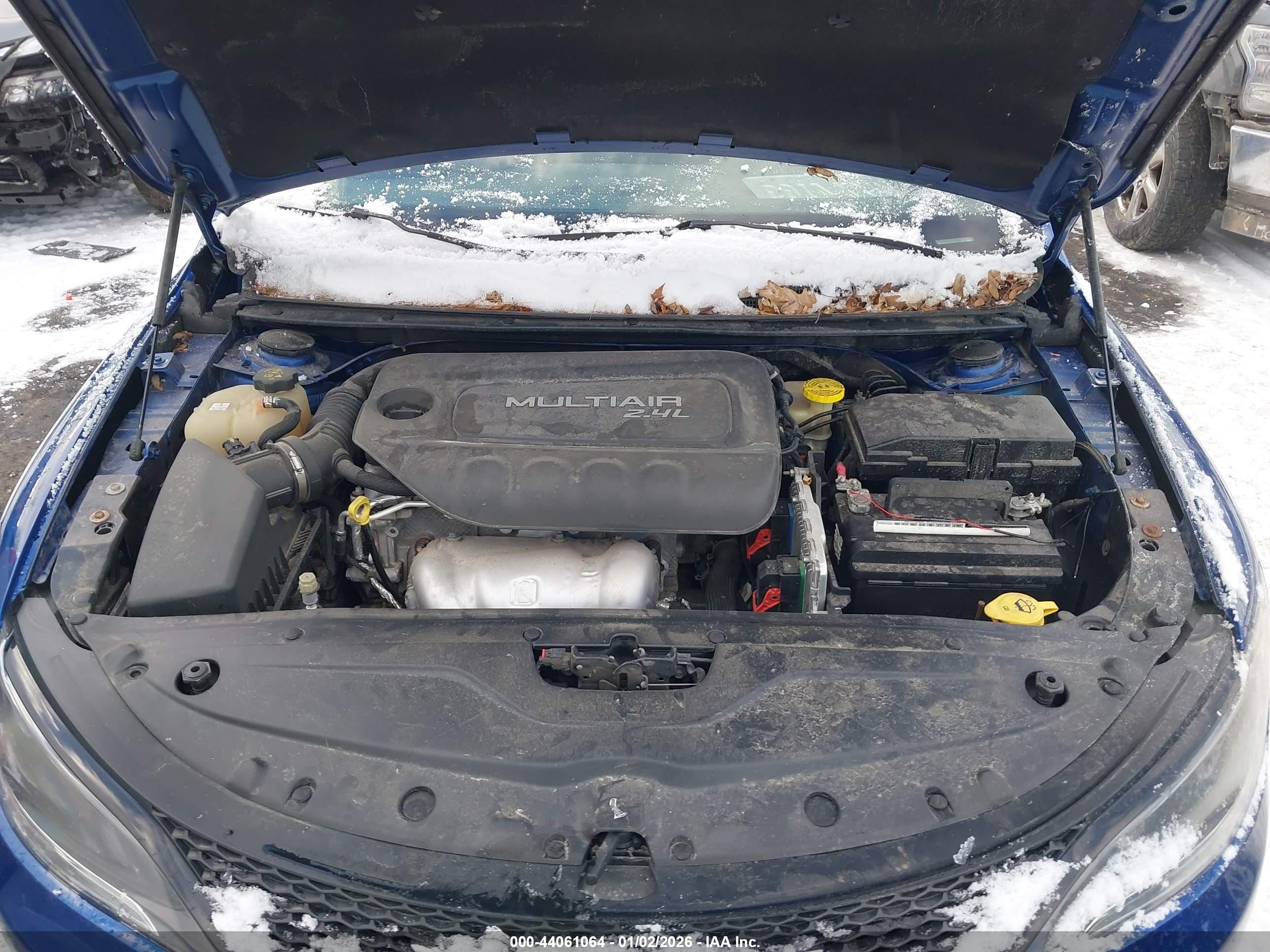 CHRYSLER 200 image 10