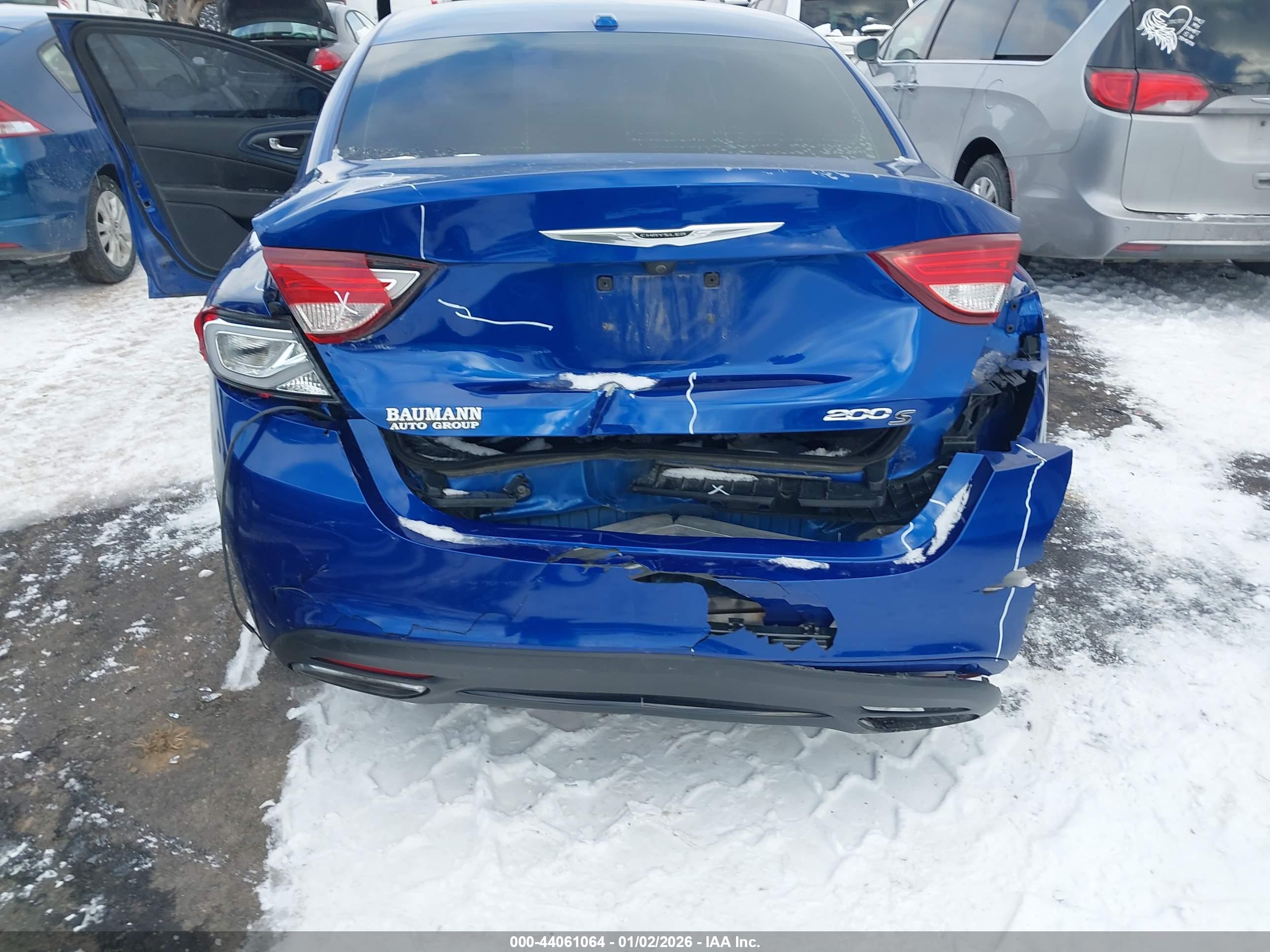 CHRYSLER 200 image 6