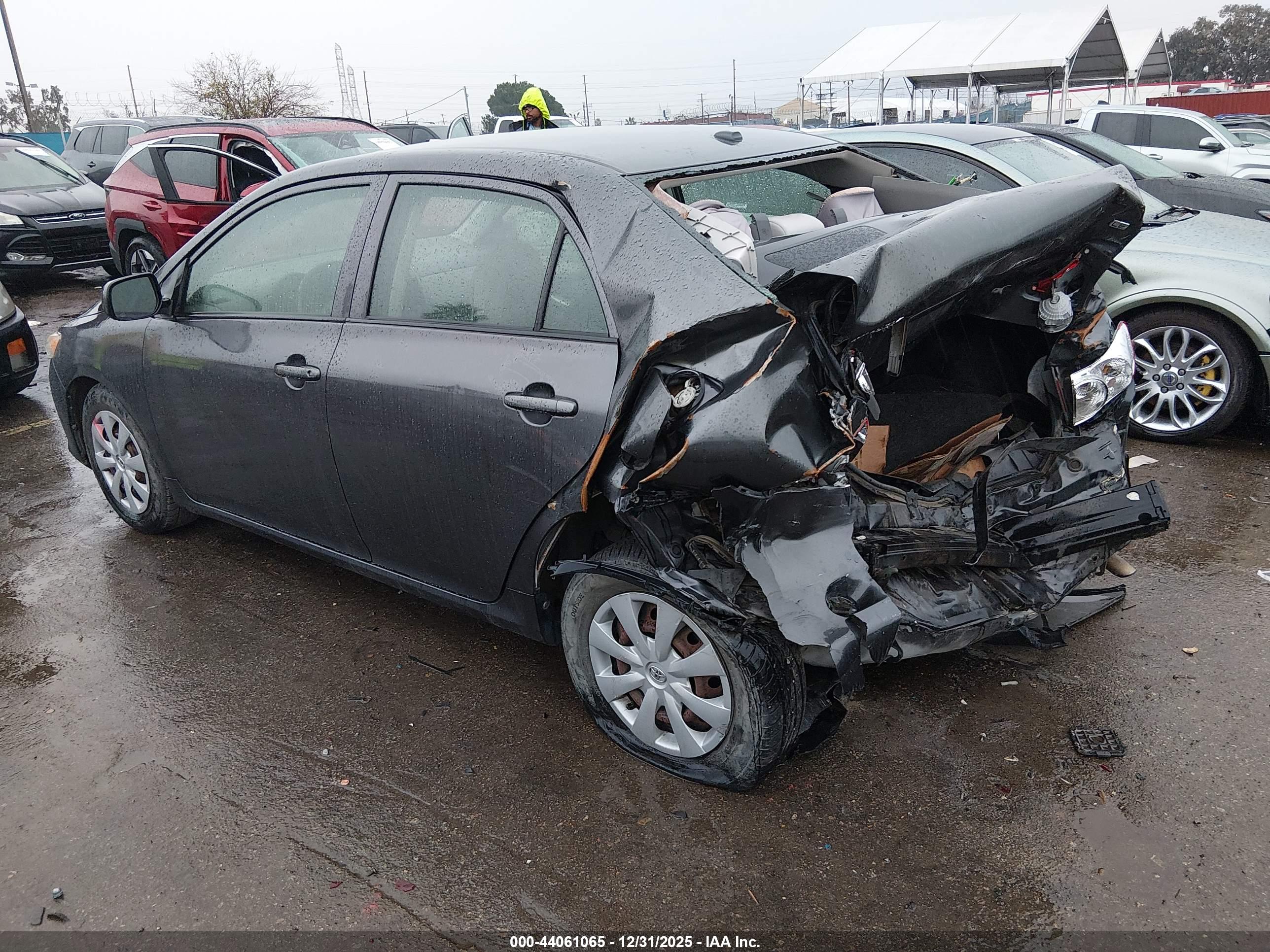 TOYOTA COROLLA image 3