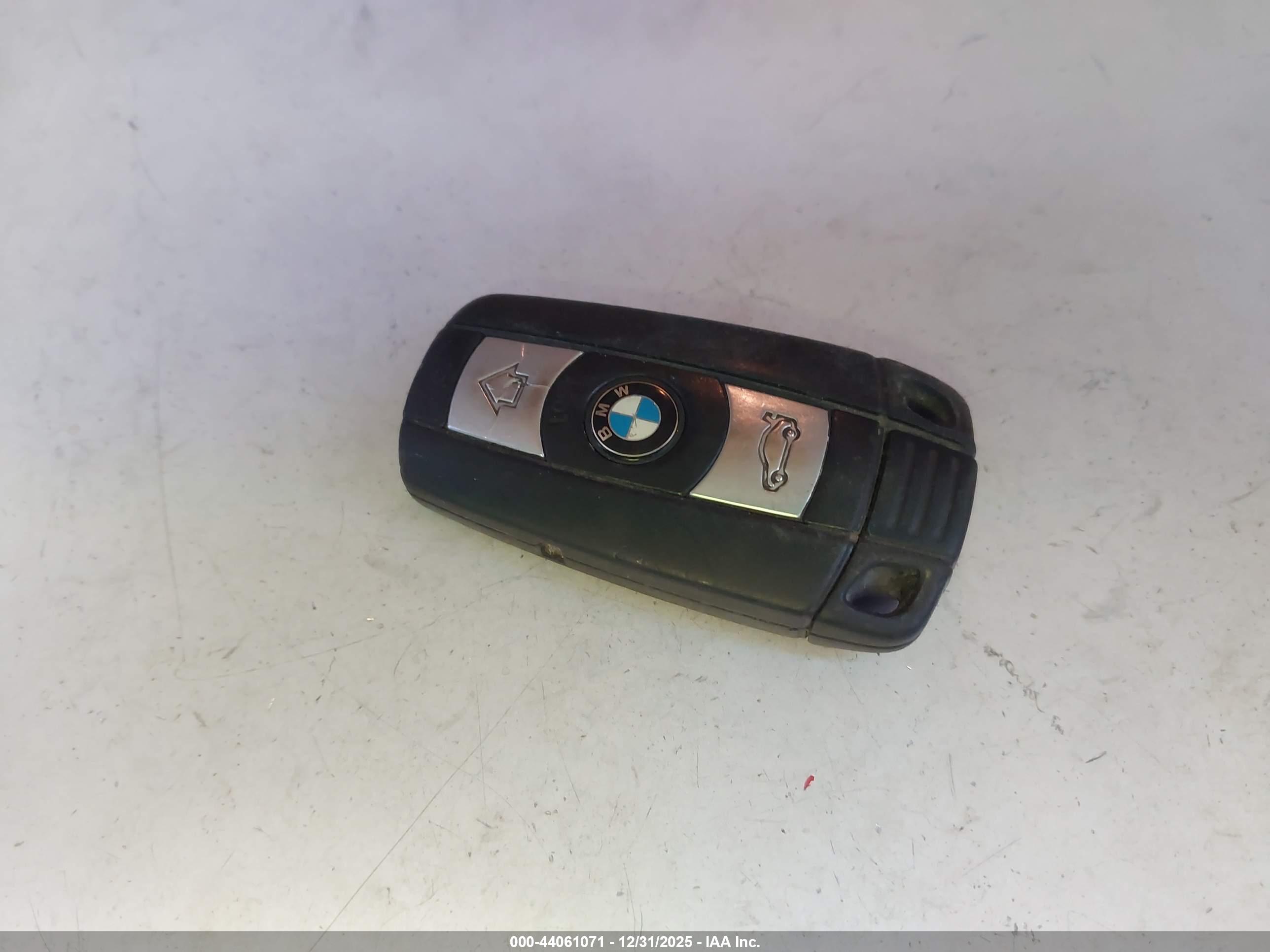 BMW 328XI image 11