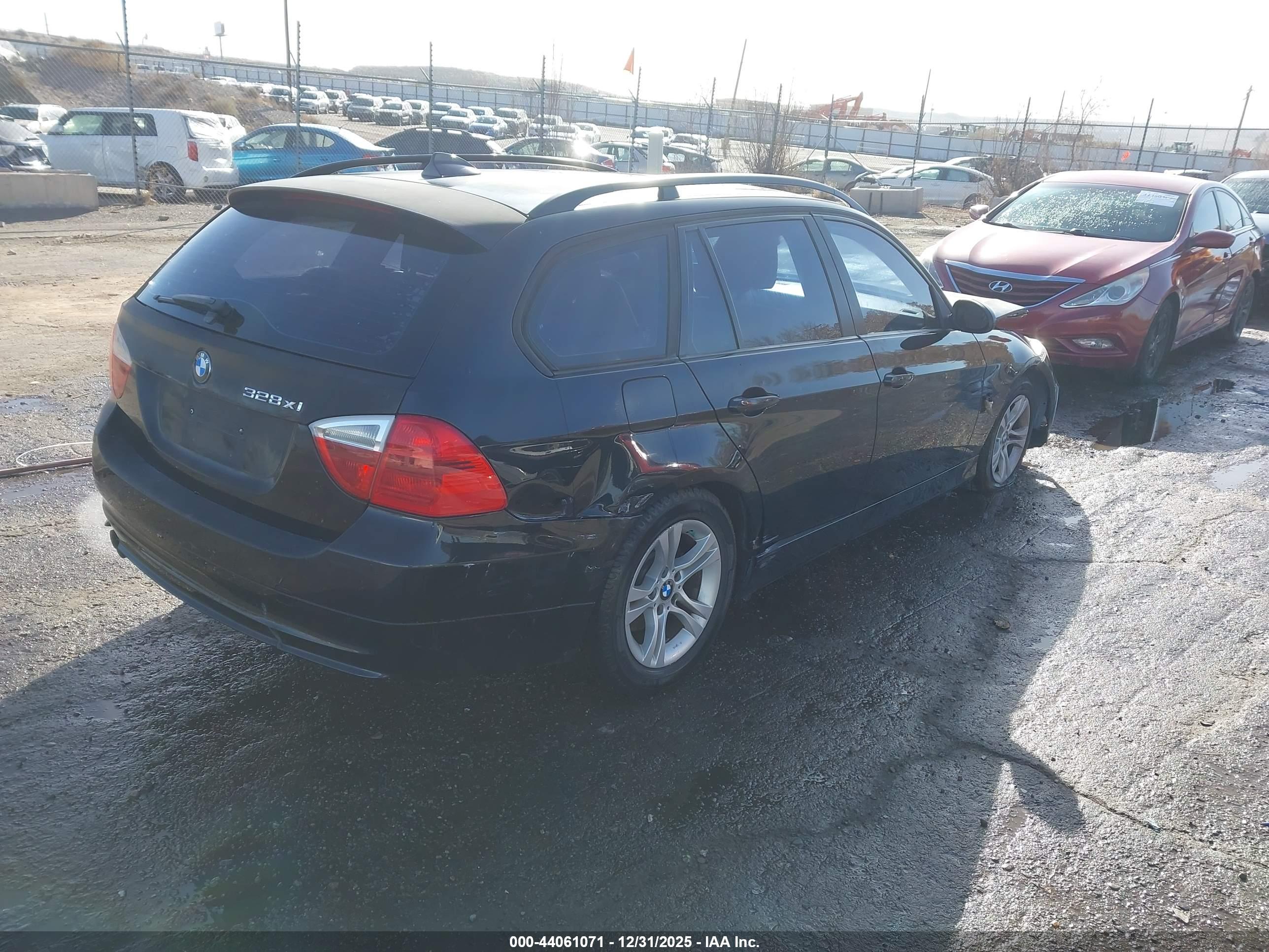 BMW 328XI image 4