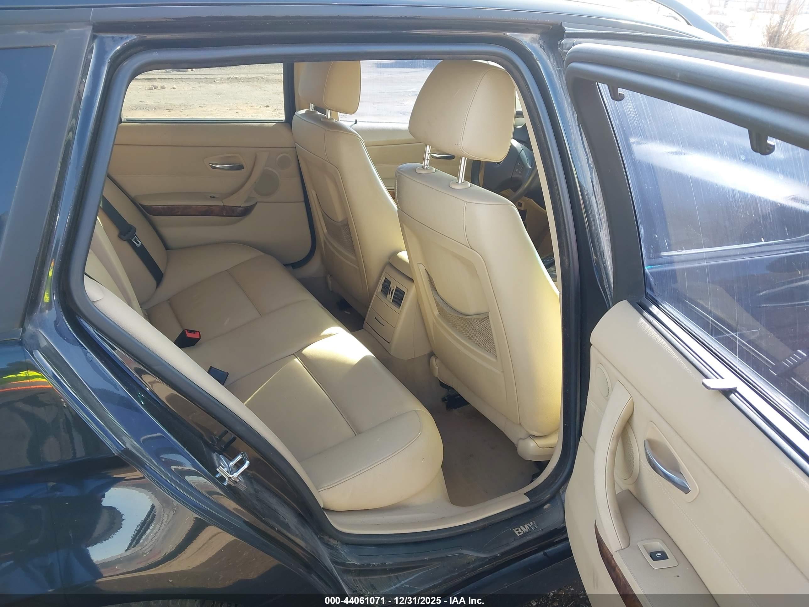 BMW 328XI image 8