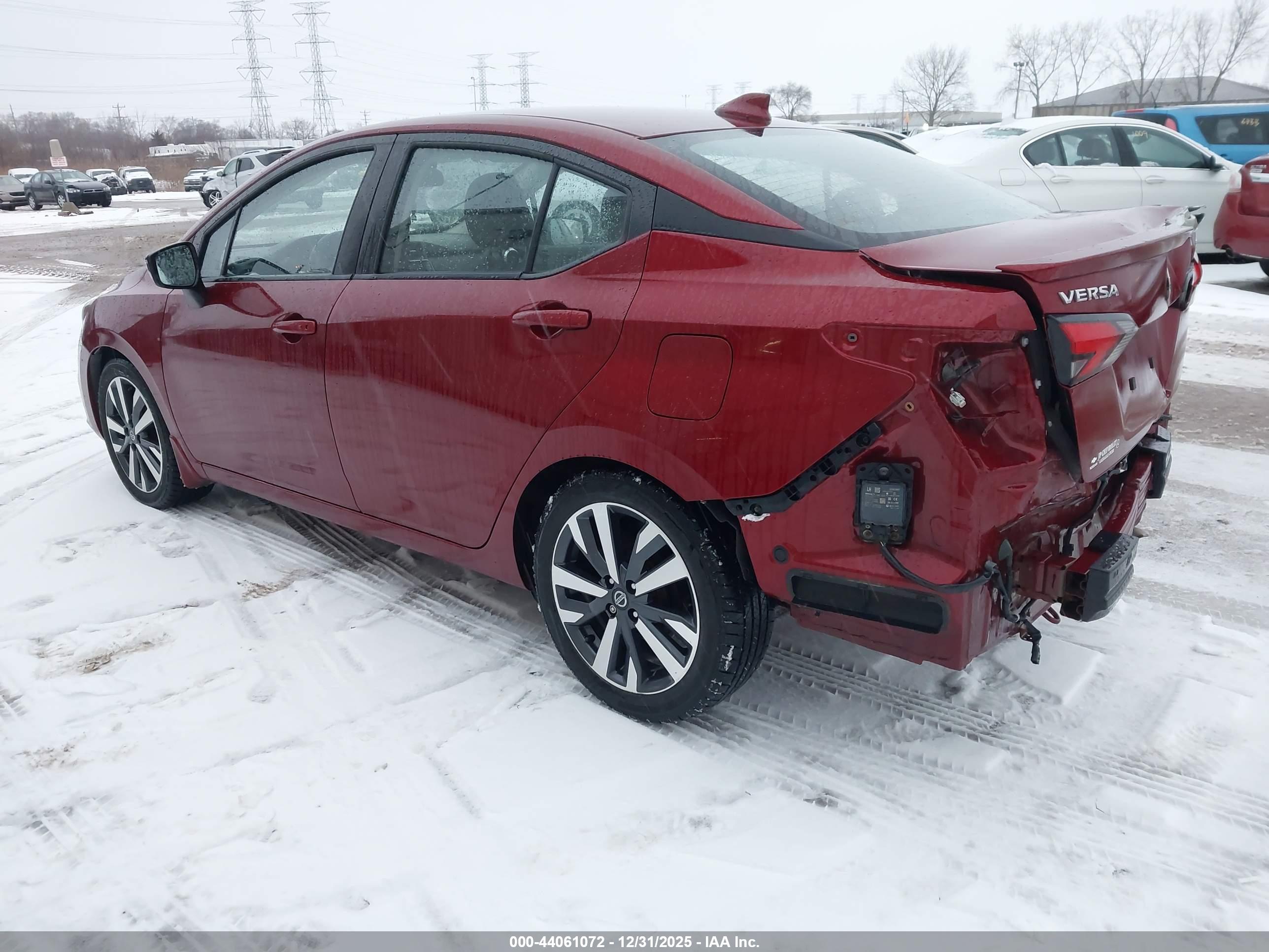 NISSAN VERSA image 3
