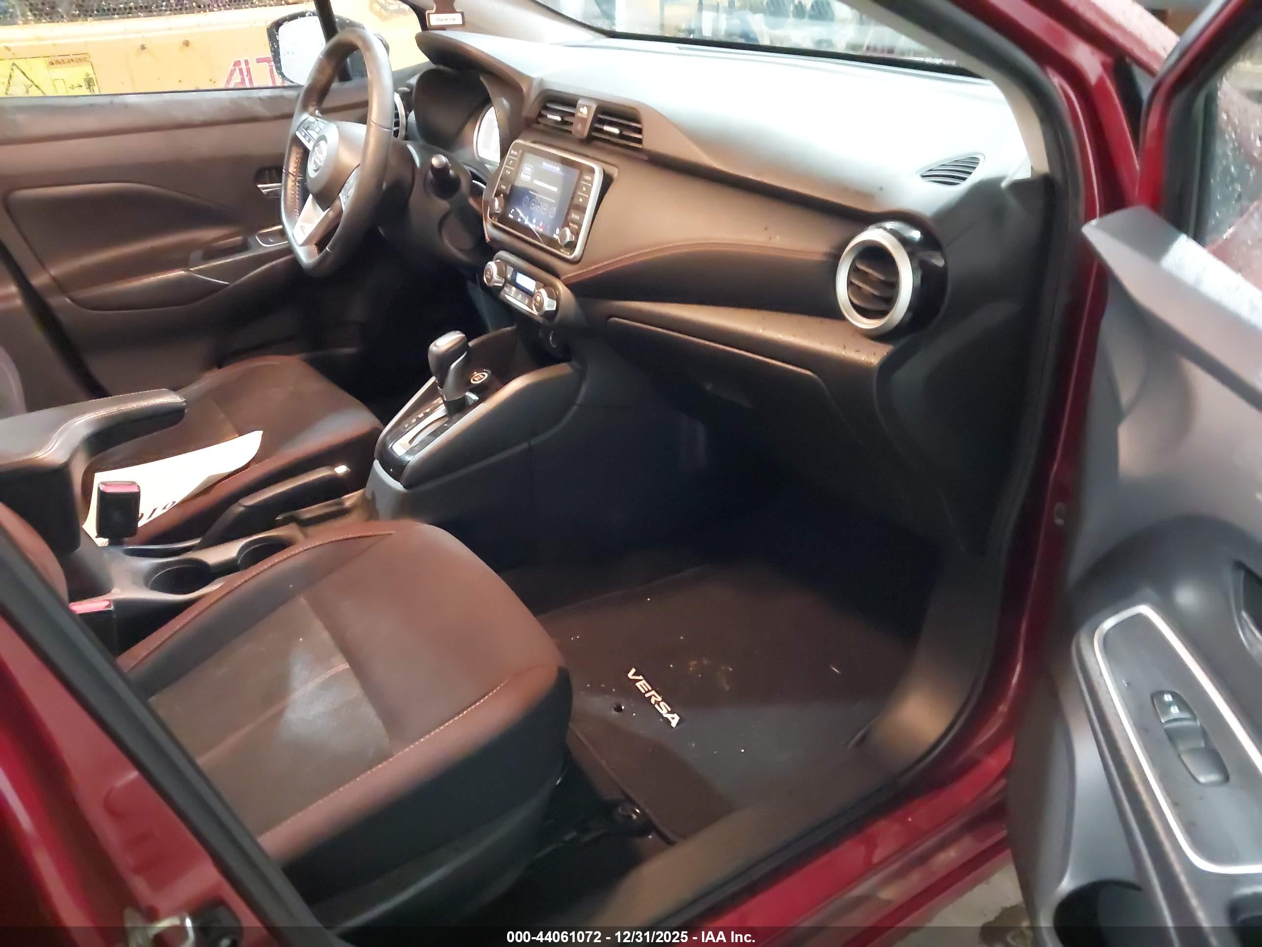 NISSAN VERSA image 5