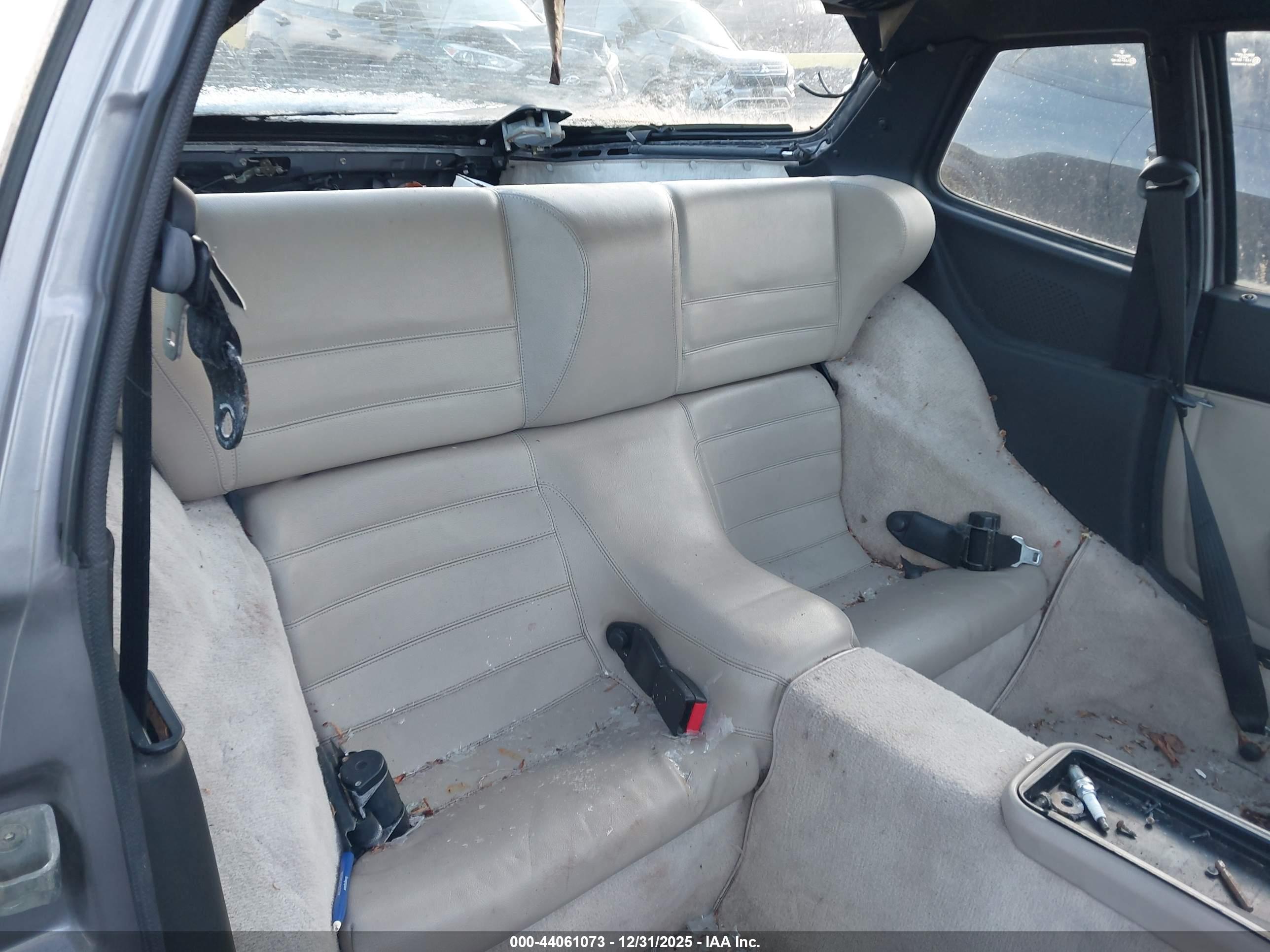 PORSCHE 944 image 8
