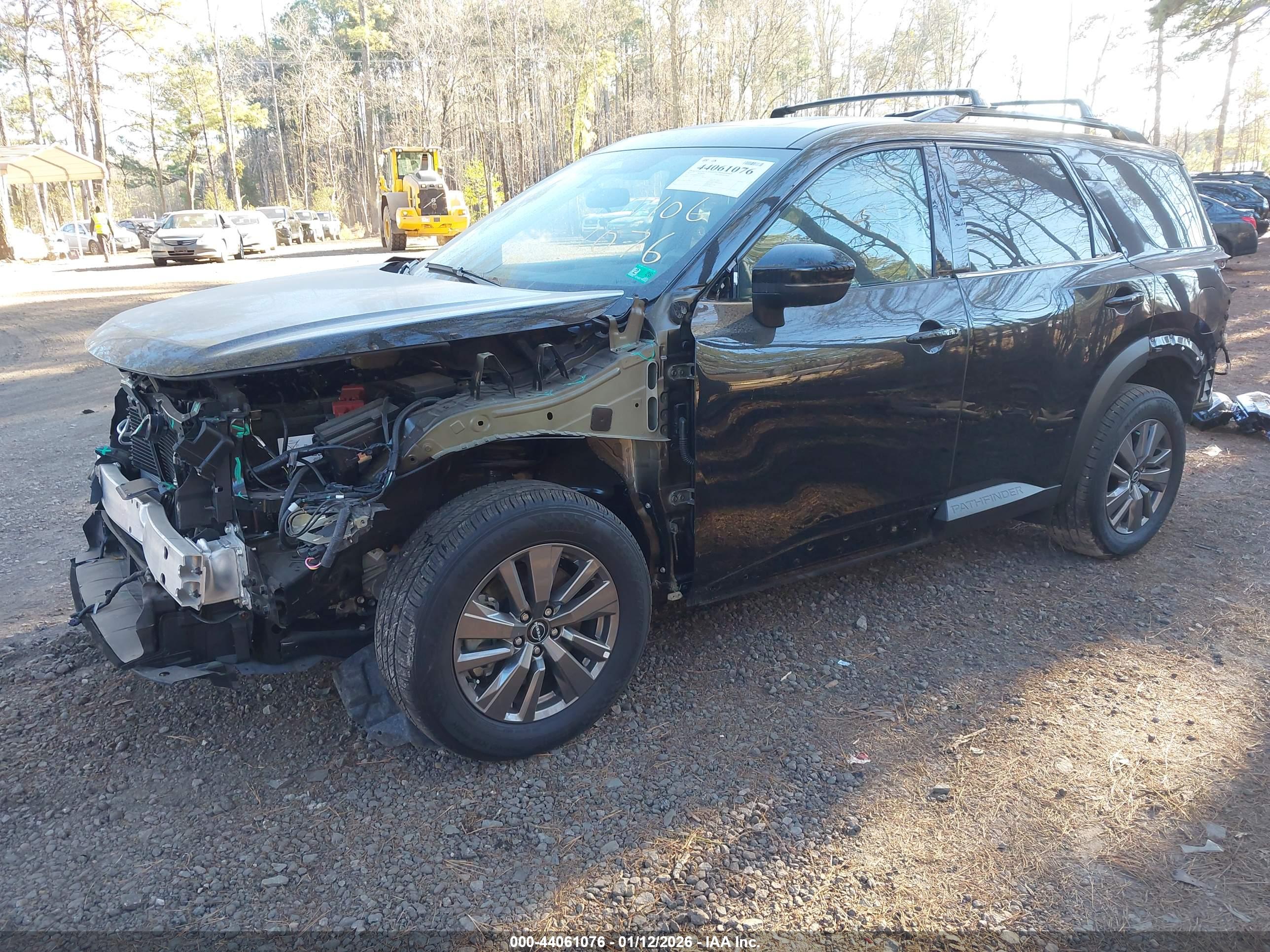 NISSAN PATHFINDER image 2