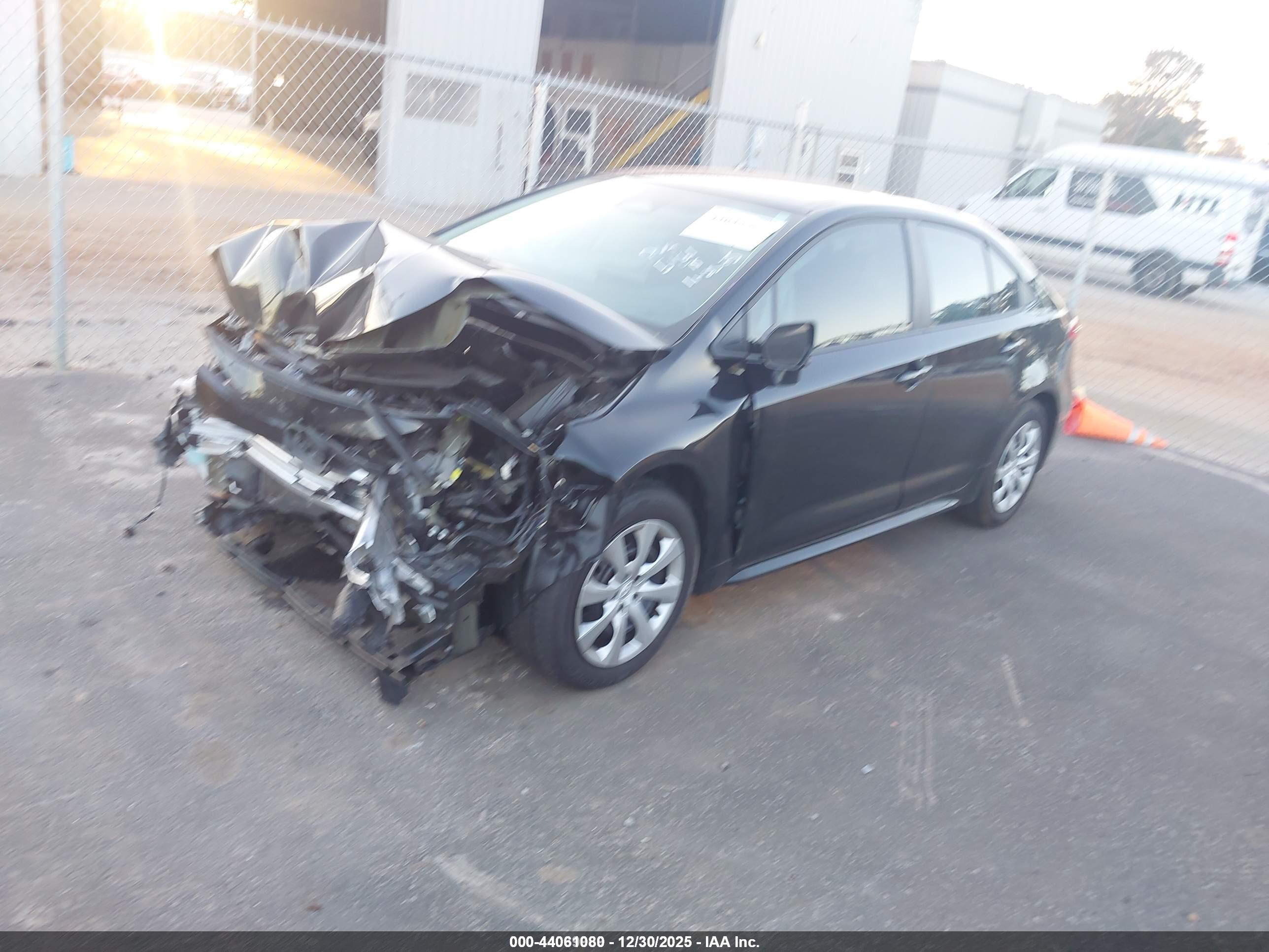 TOYOTA COROLLA image 2
