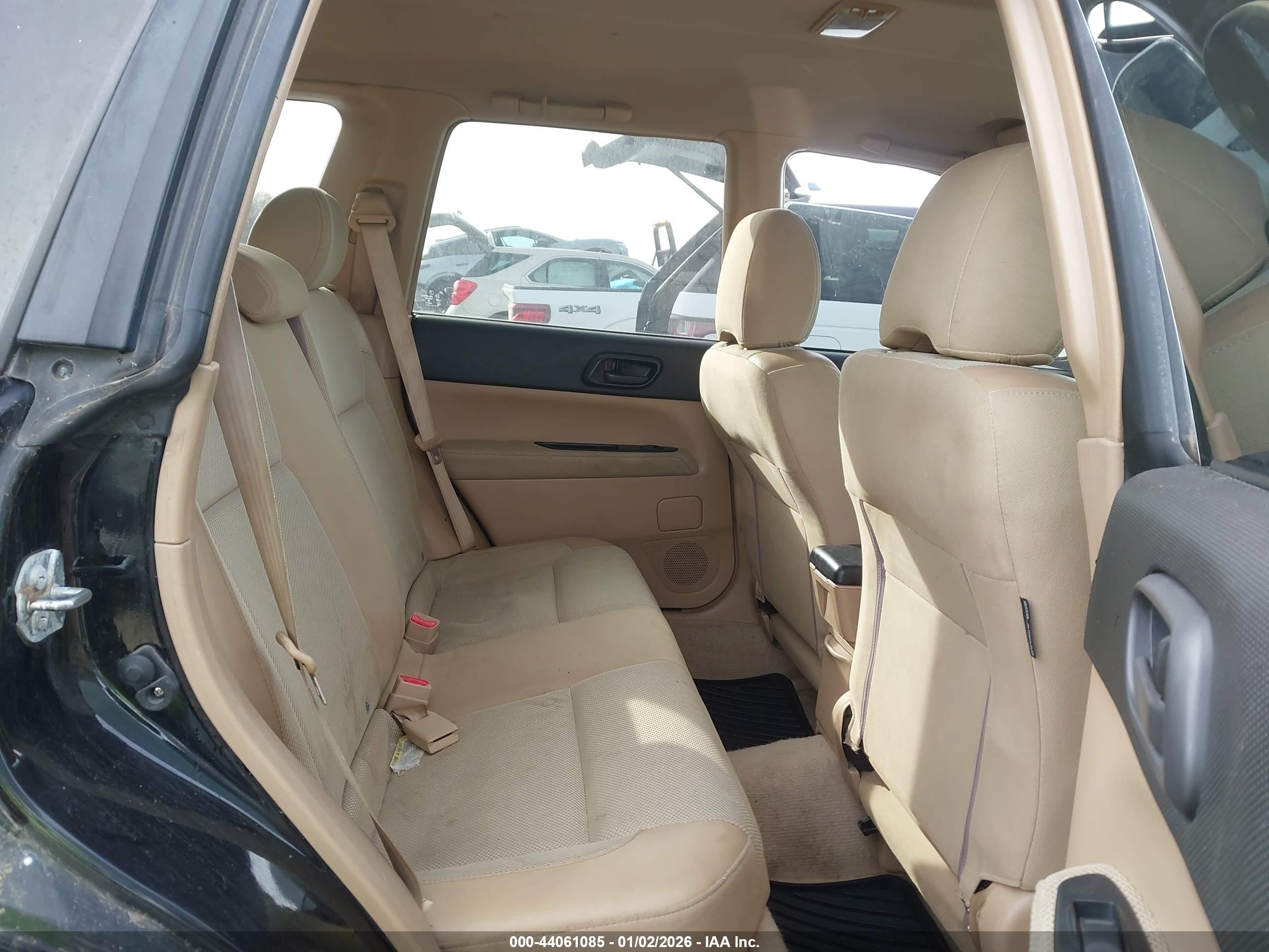 SUBARU FORESTER image 8