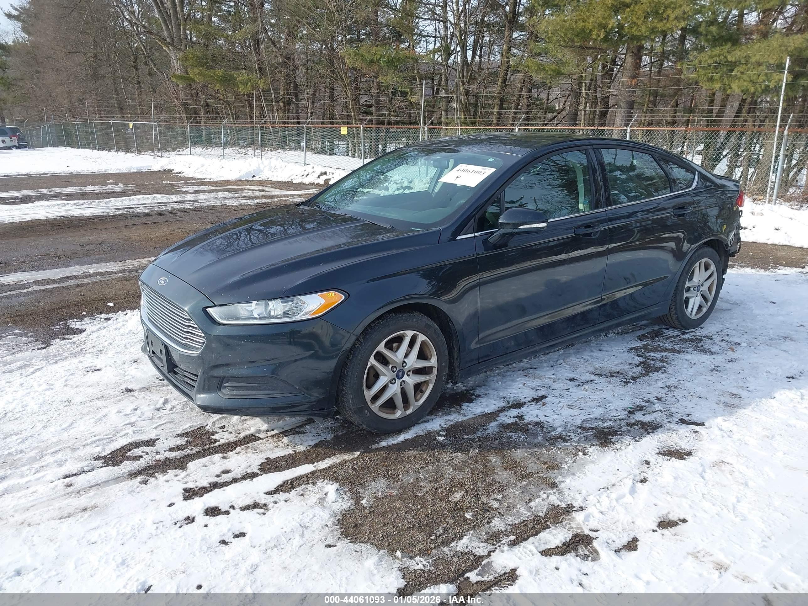 FORD FUSION image 2