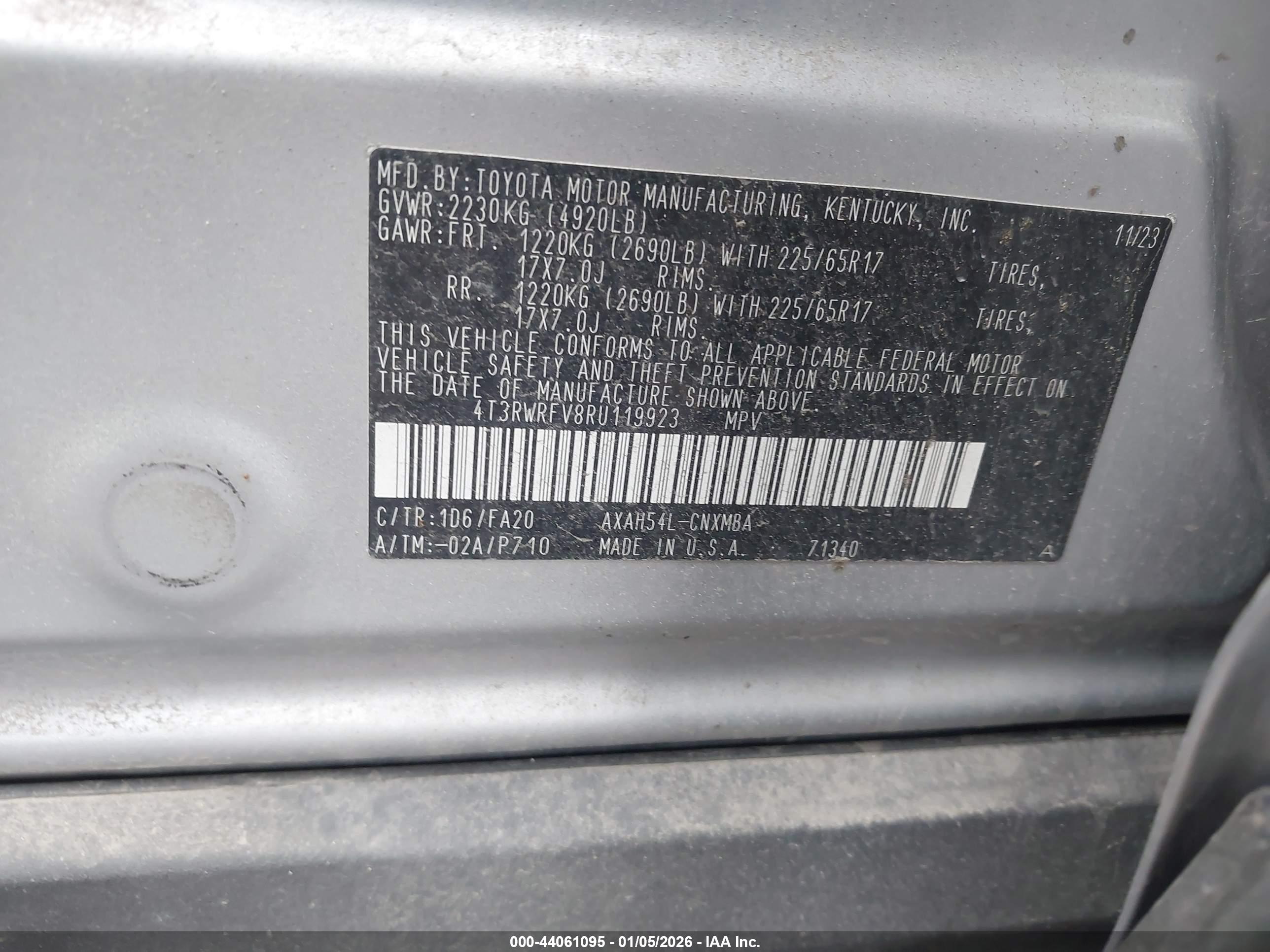 TOYOTA RAV4 image 9