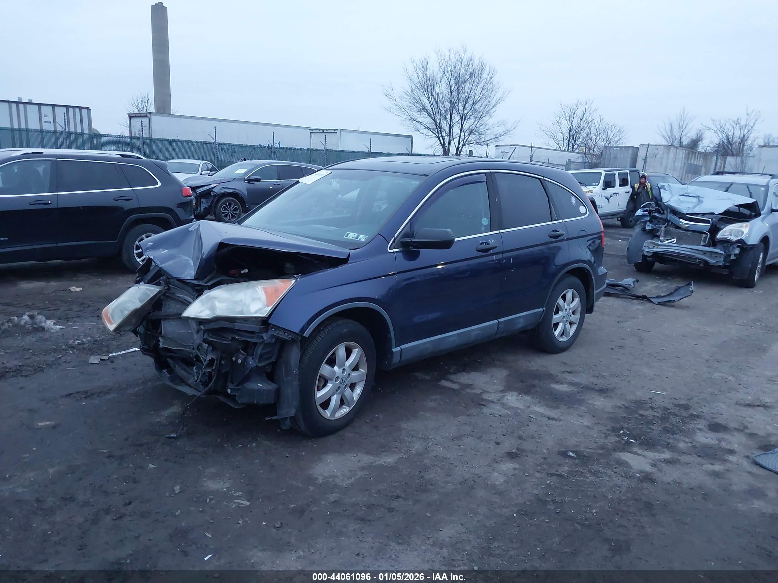 HONDA CR-V image 2