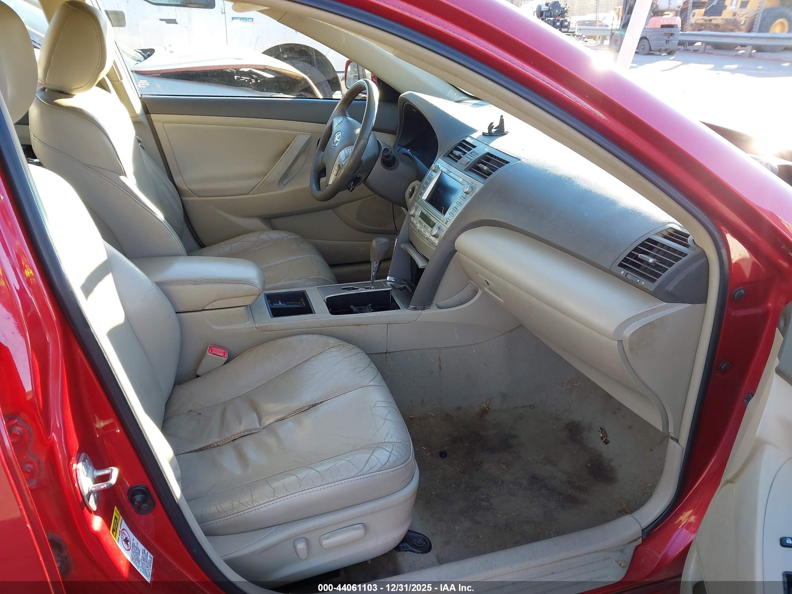 TOYOTA CAMRY image 5