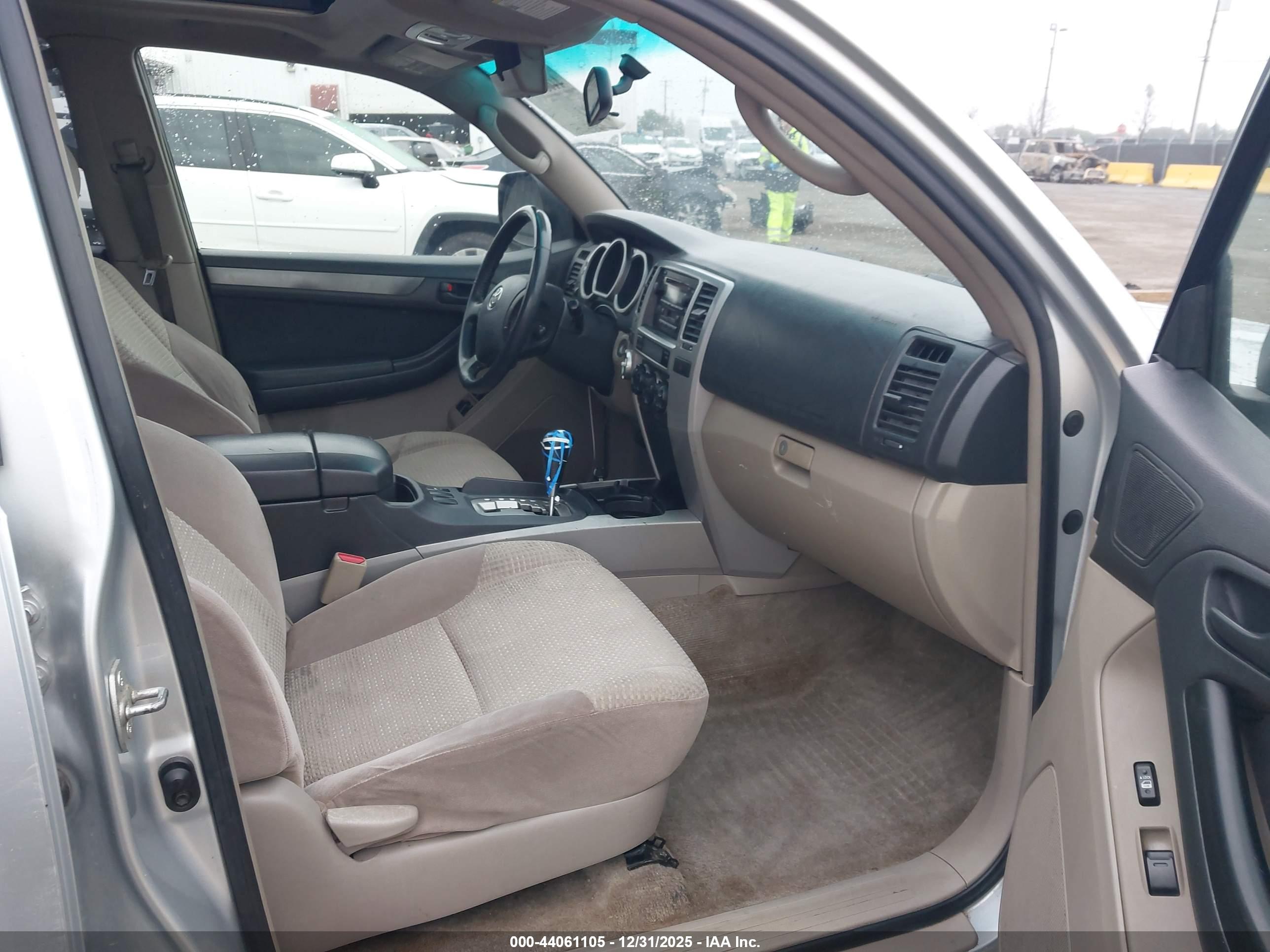 TOYOTA 4RUNNER image 5