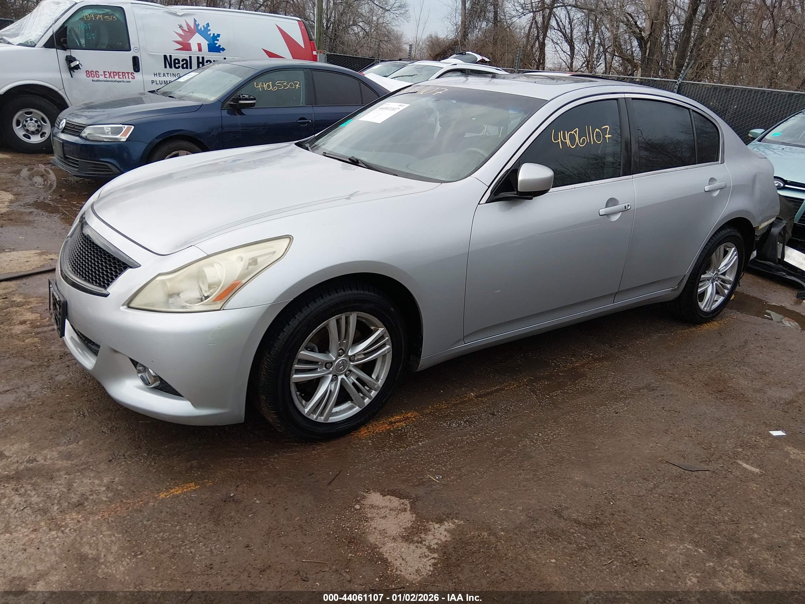 INFINITI G25X image 2