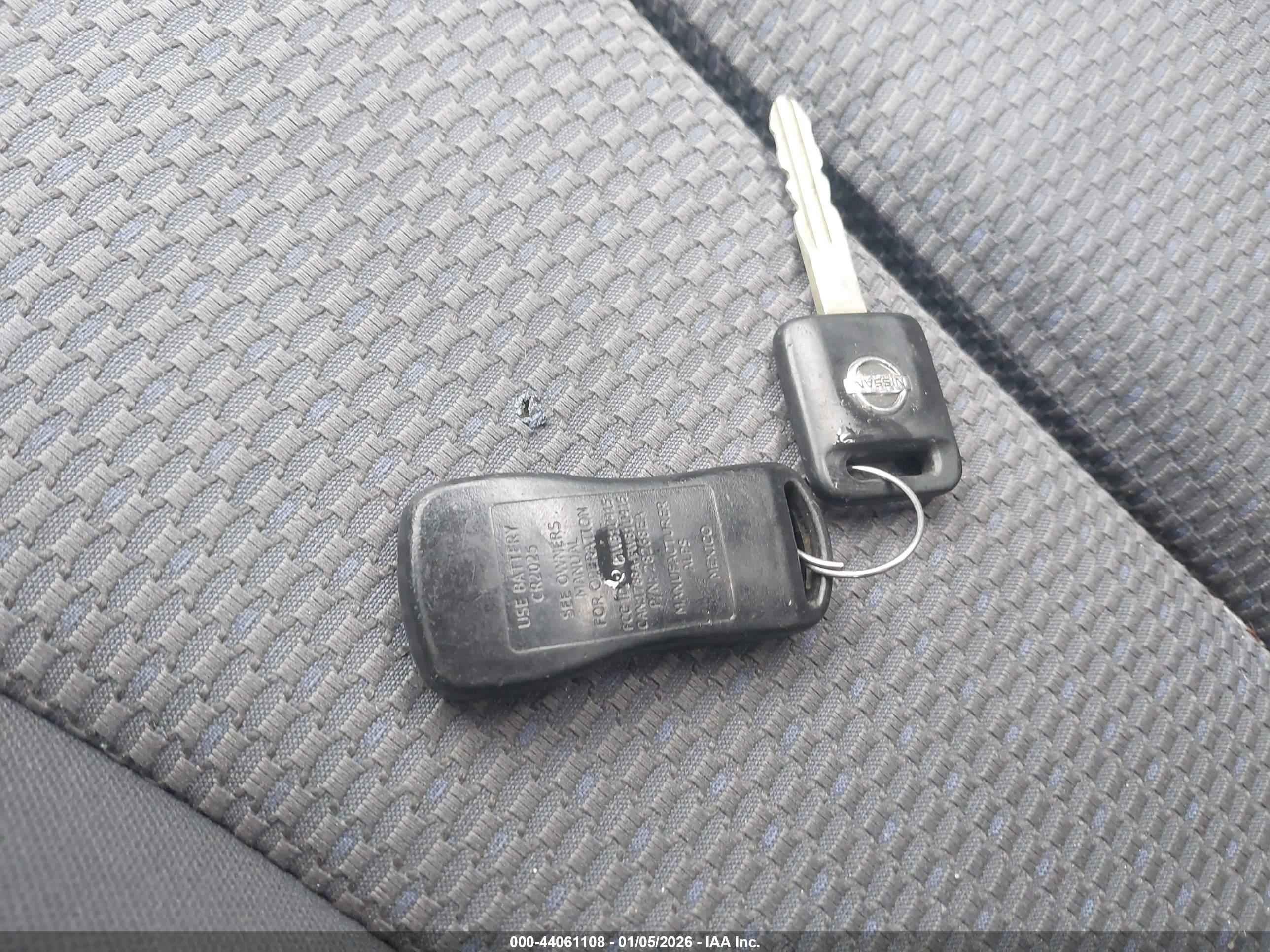 NISSAN VERSA image 11