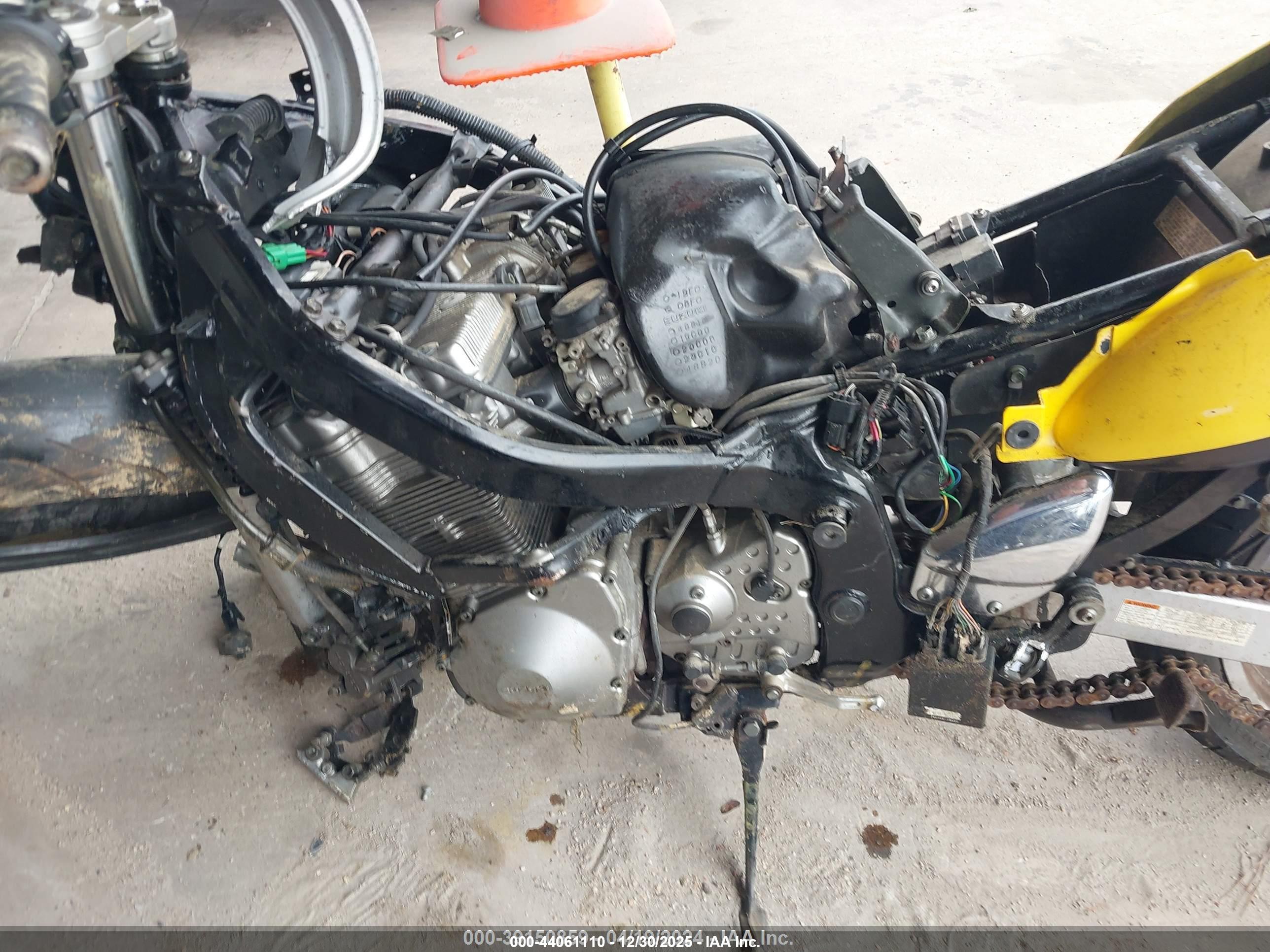 SUZUKI GSX600 image 9