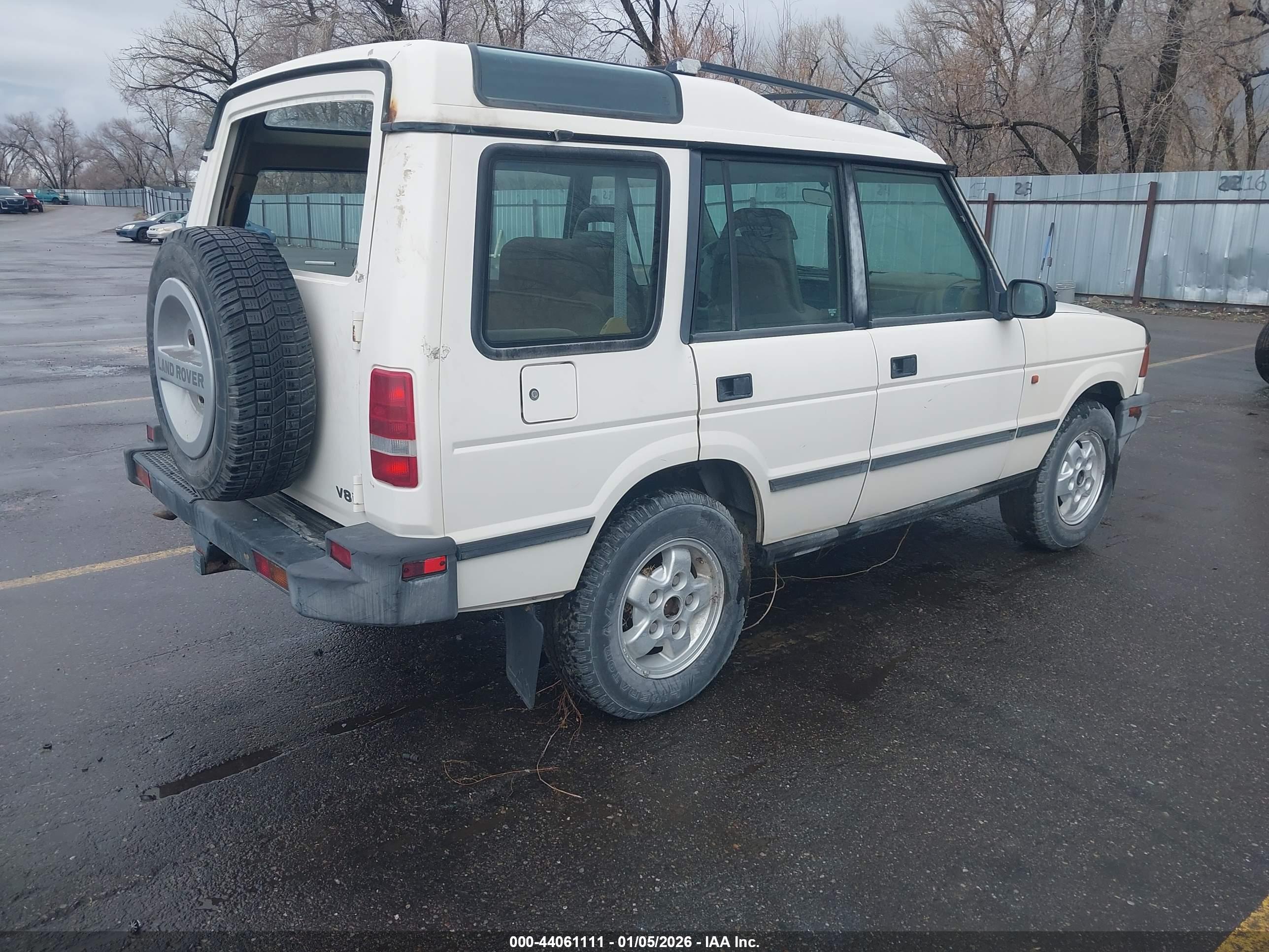 LAND ROVER image 4