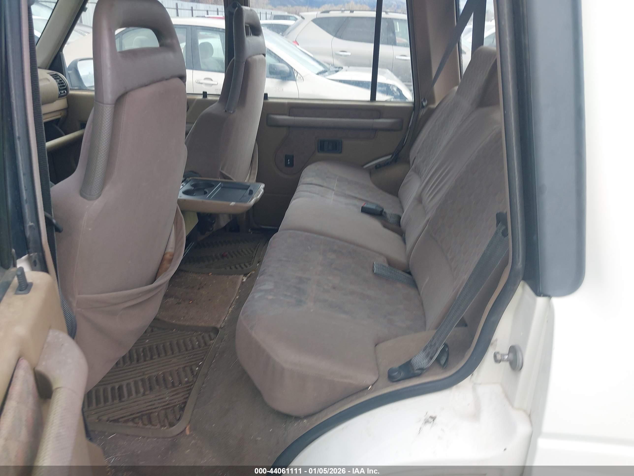 LAND ROVER image 8