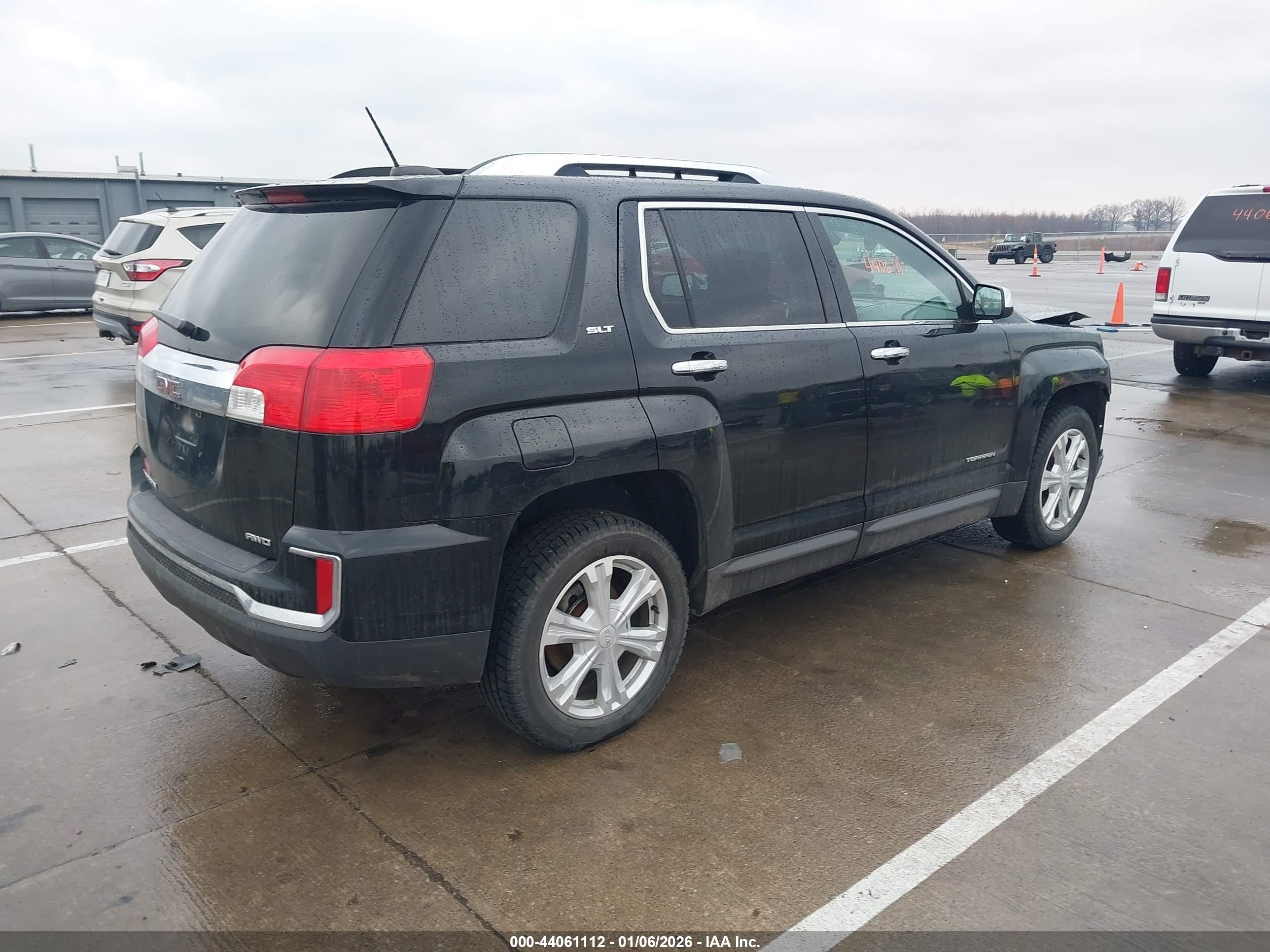 GMC TERRAIN image 4