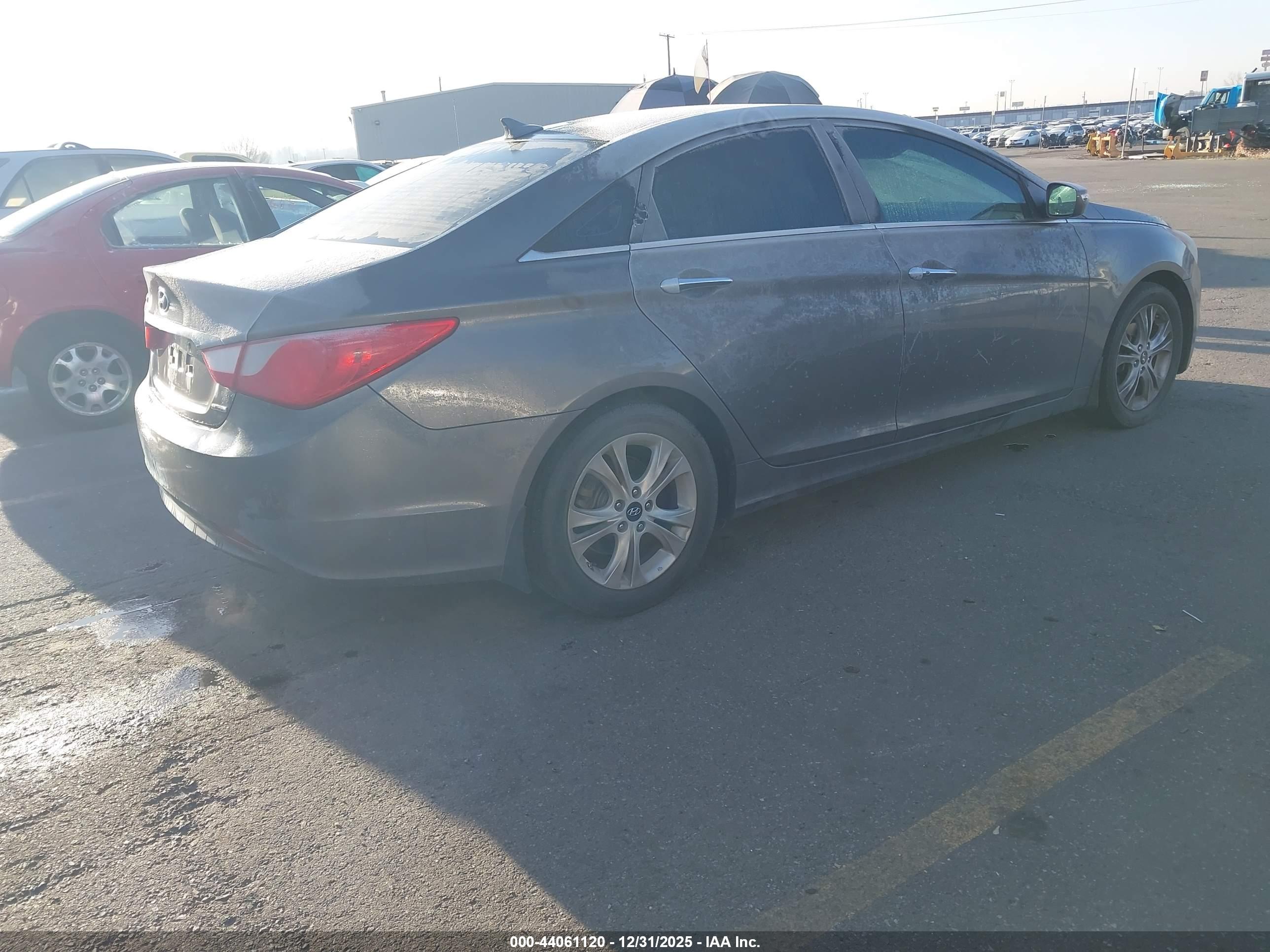 HYUNDAI SONATA image 4