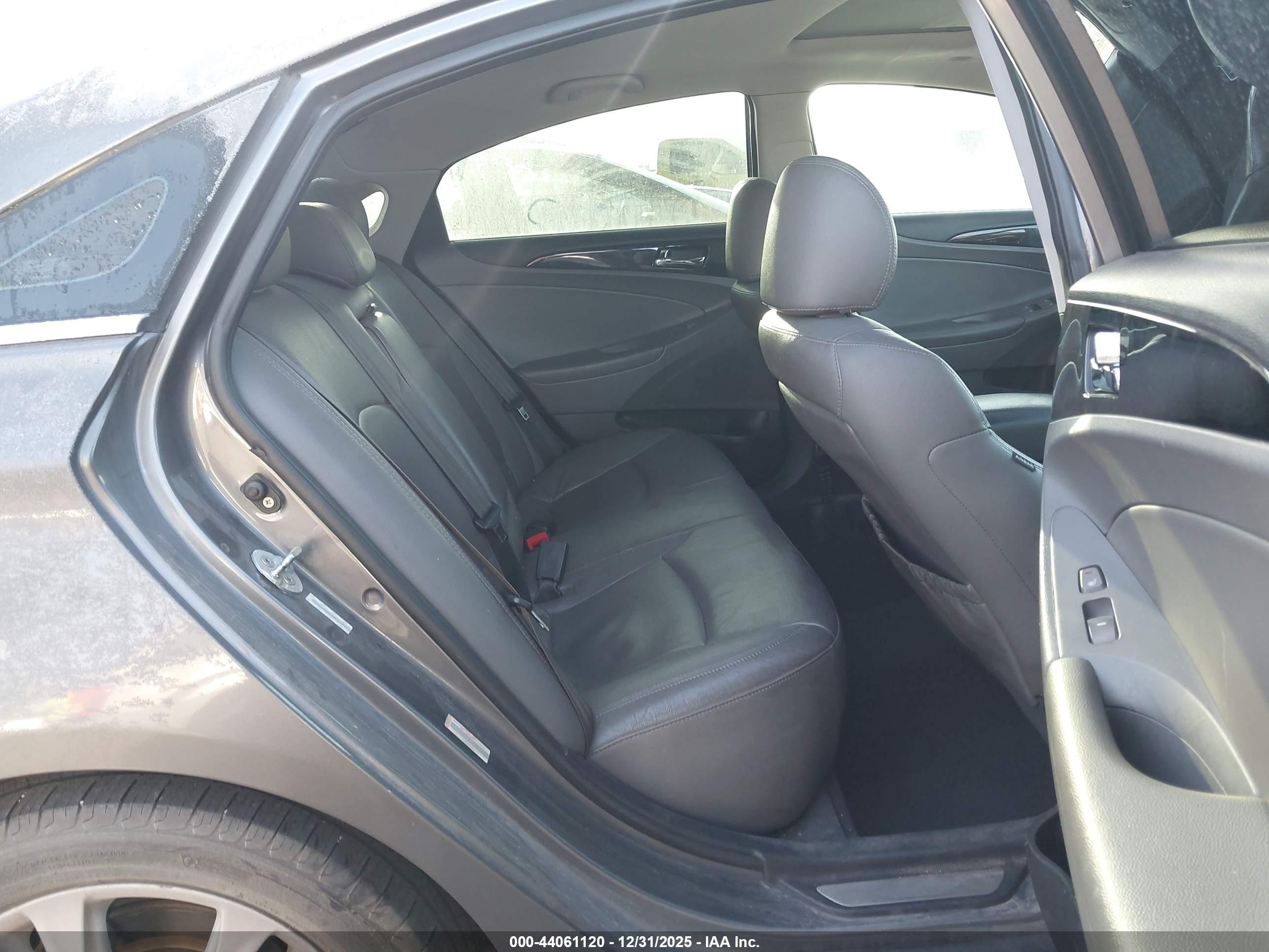 HYUNDAI SONATA image 8