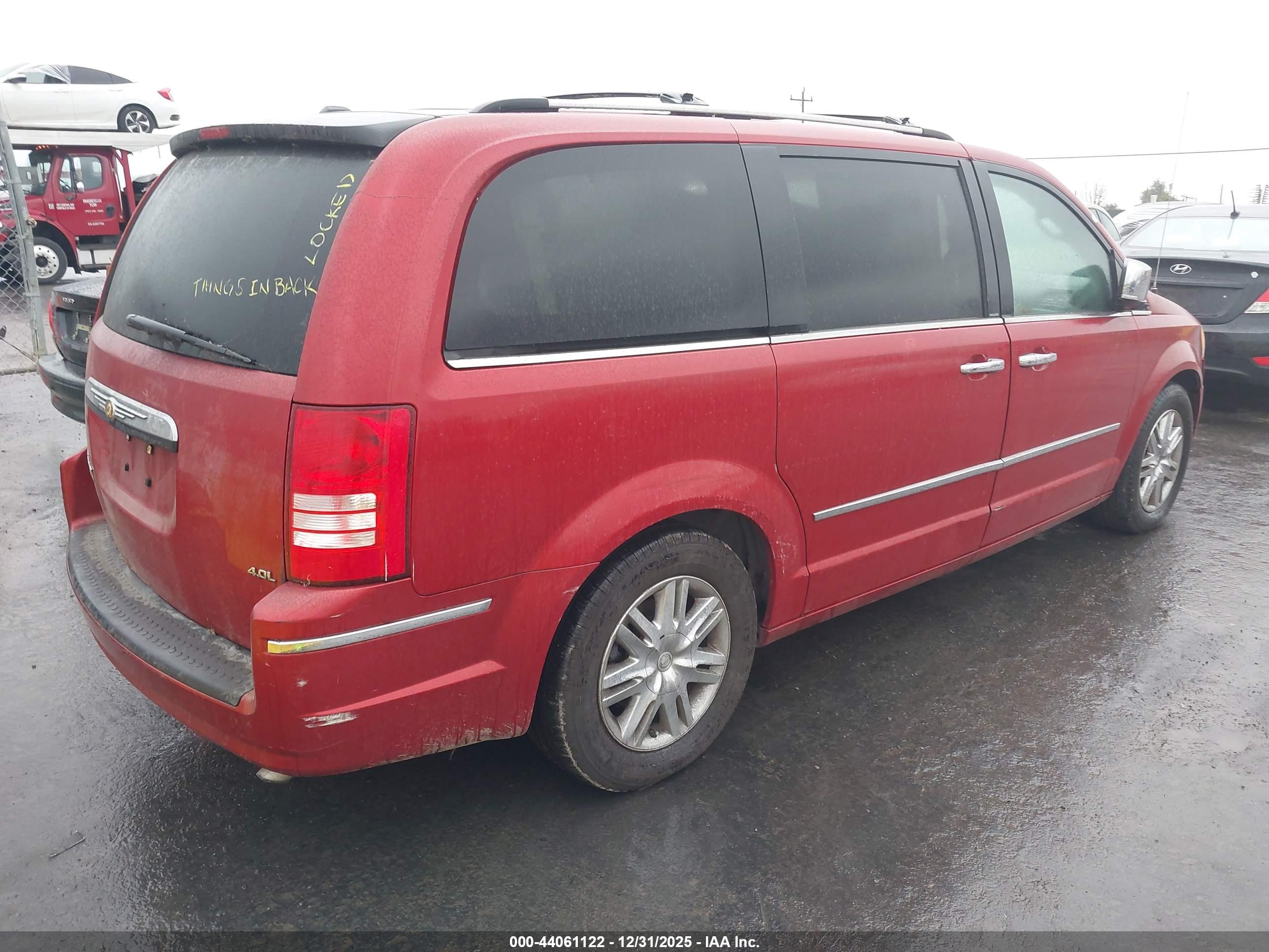 CHRYSLER TOWN image 4
