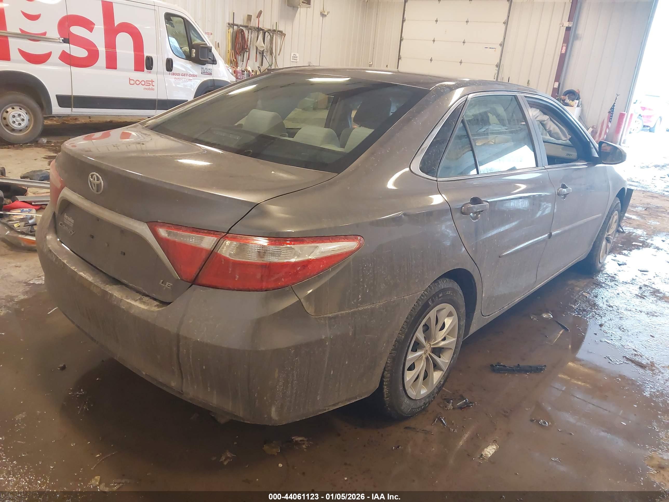 TOYOTA CAMRY image 4