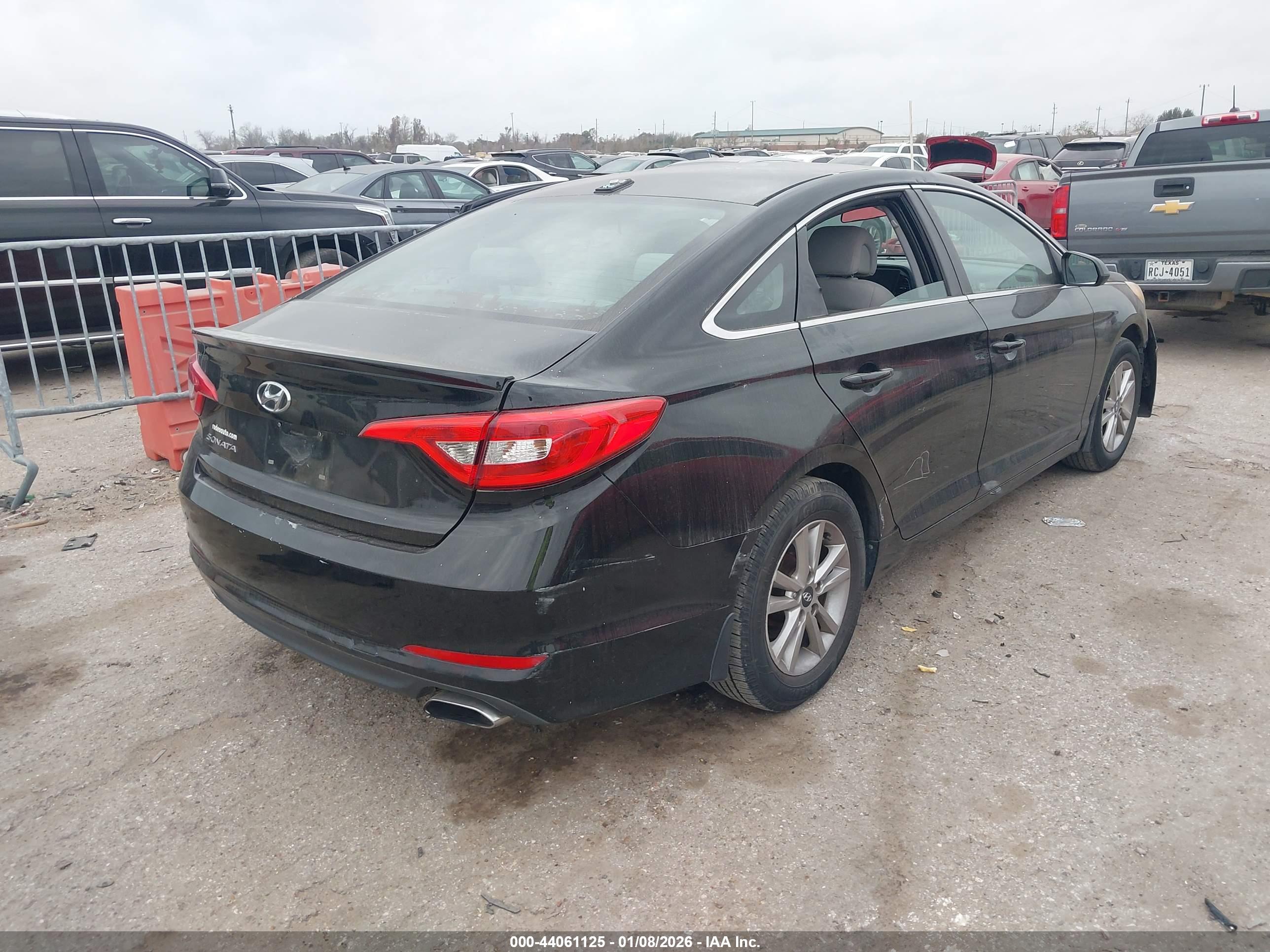 HYUNDAI SONATA image 4