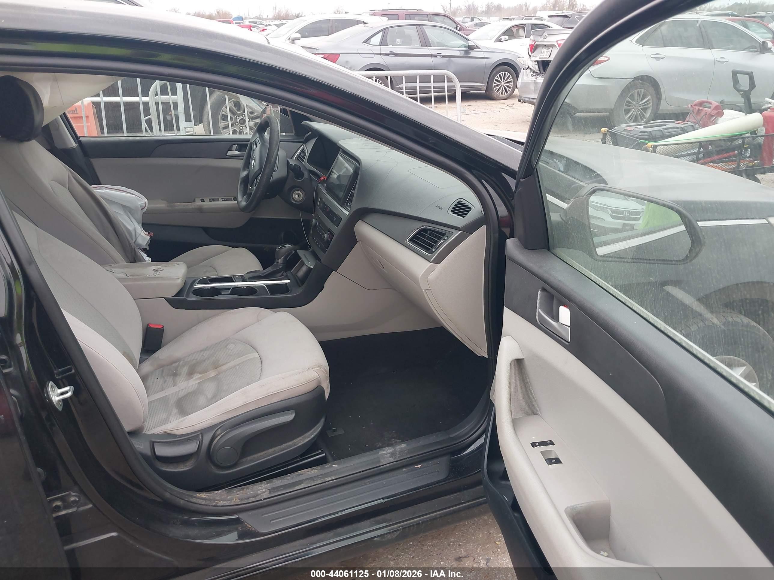 HYUNDAI SONATA image 5