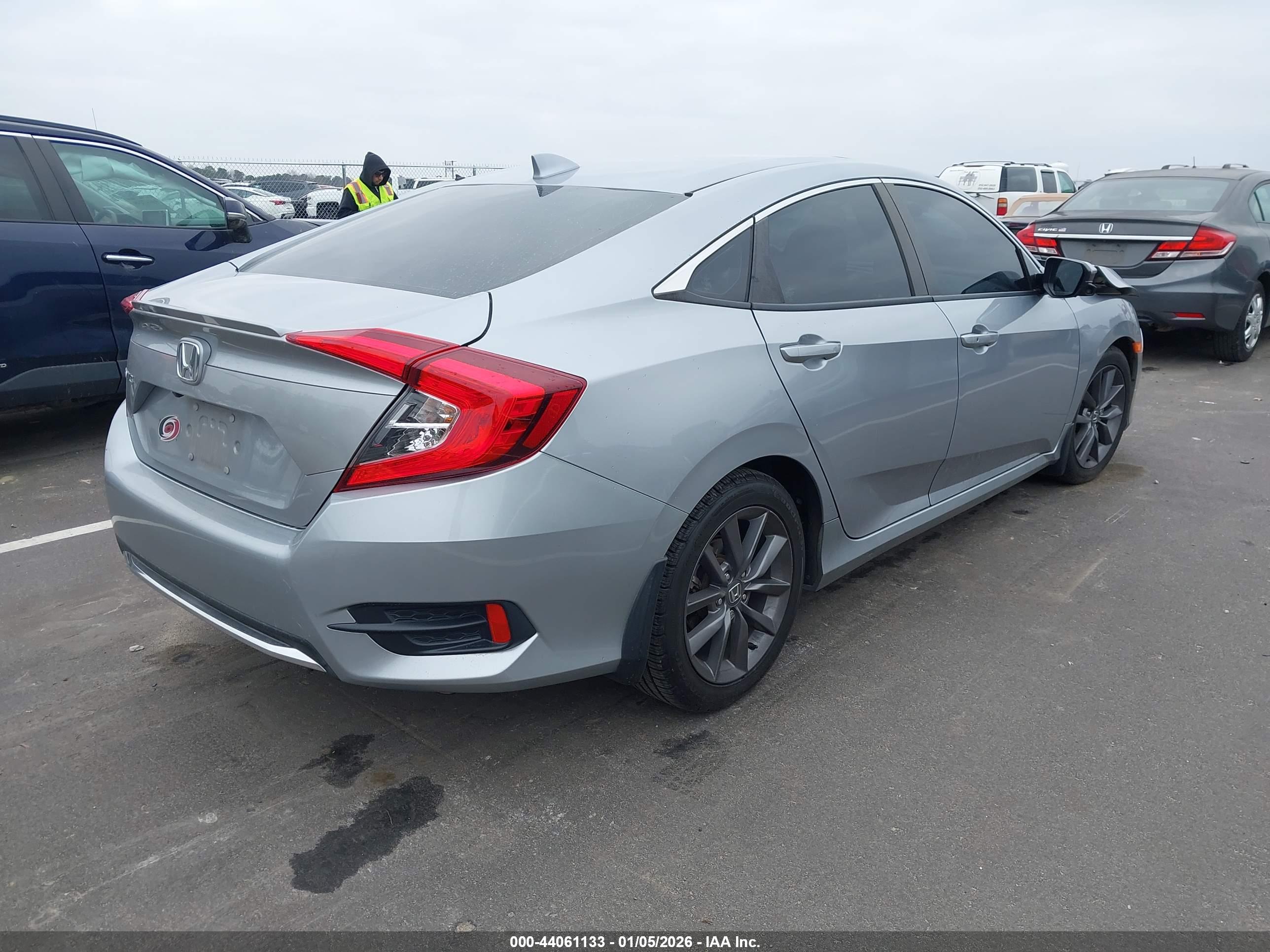 HONDA CIVIC image 4