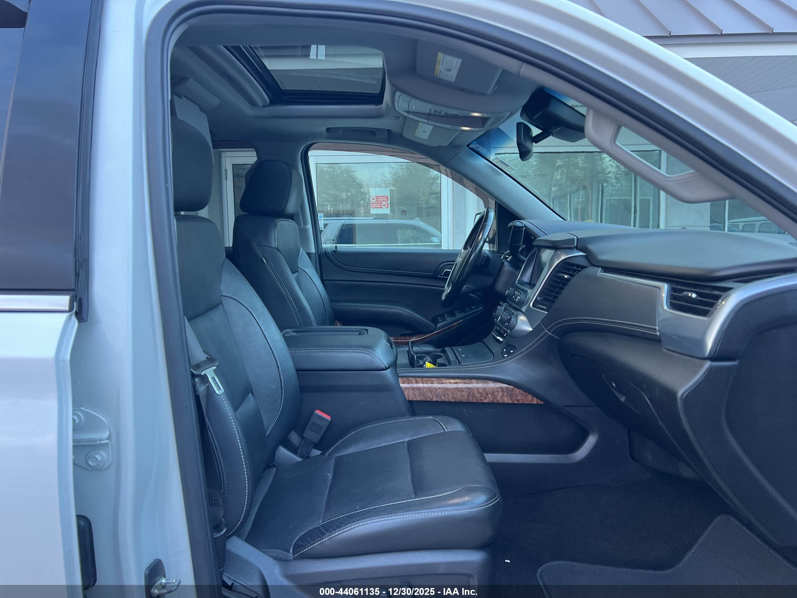 CHEVROLET TAHOE image 5