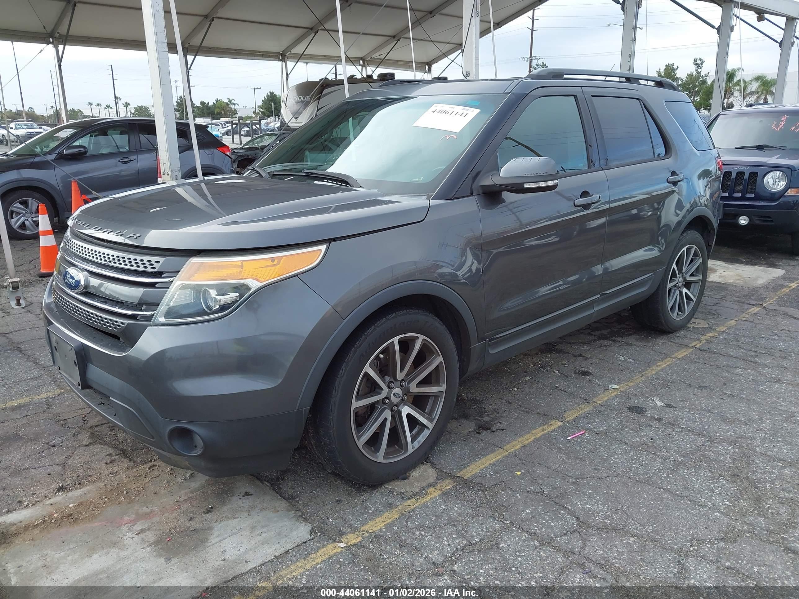 FORD EXPLORER image 2