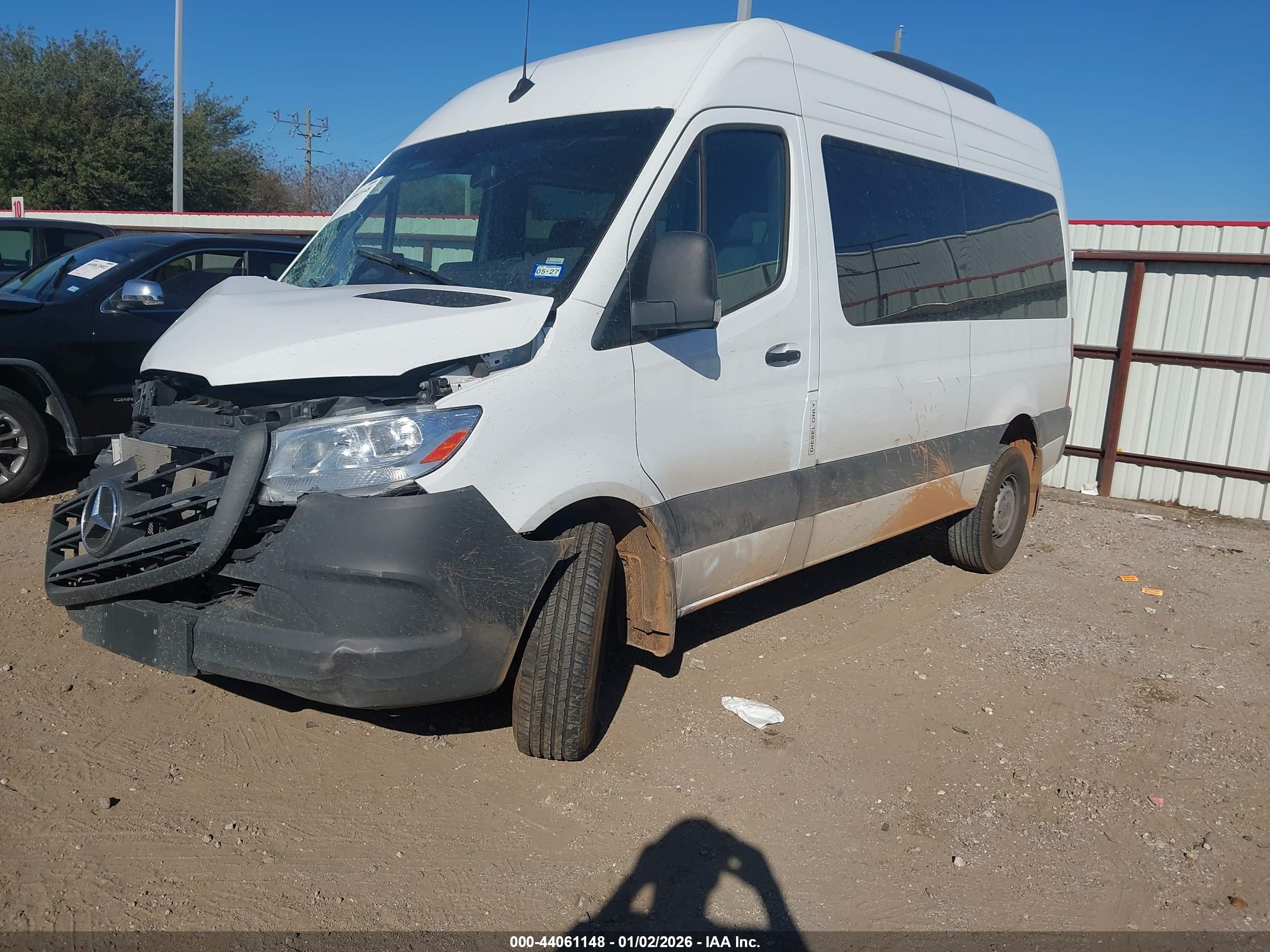 MERCEDES-BENZ SPRINTER image 2