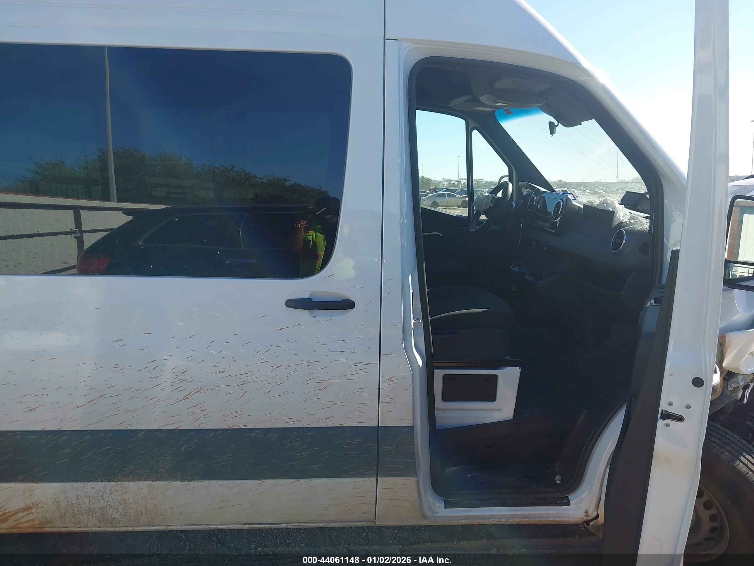 MERCEDES-BENZ SPRINTER image 5