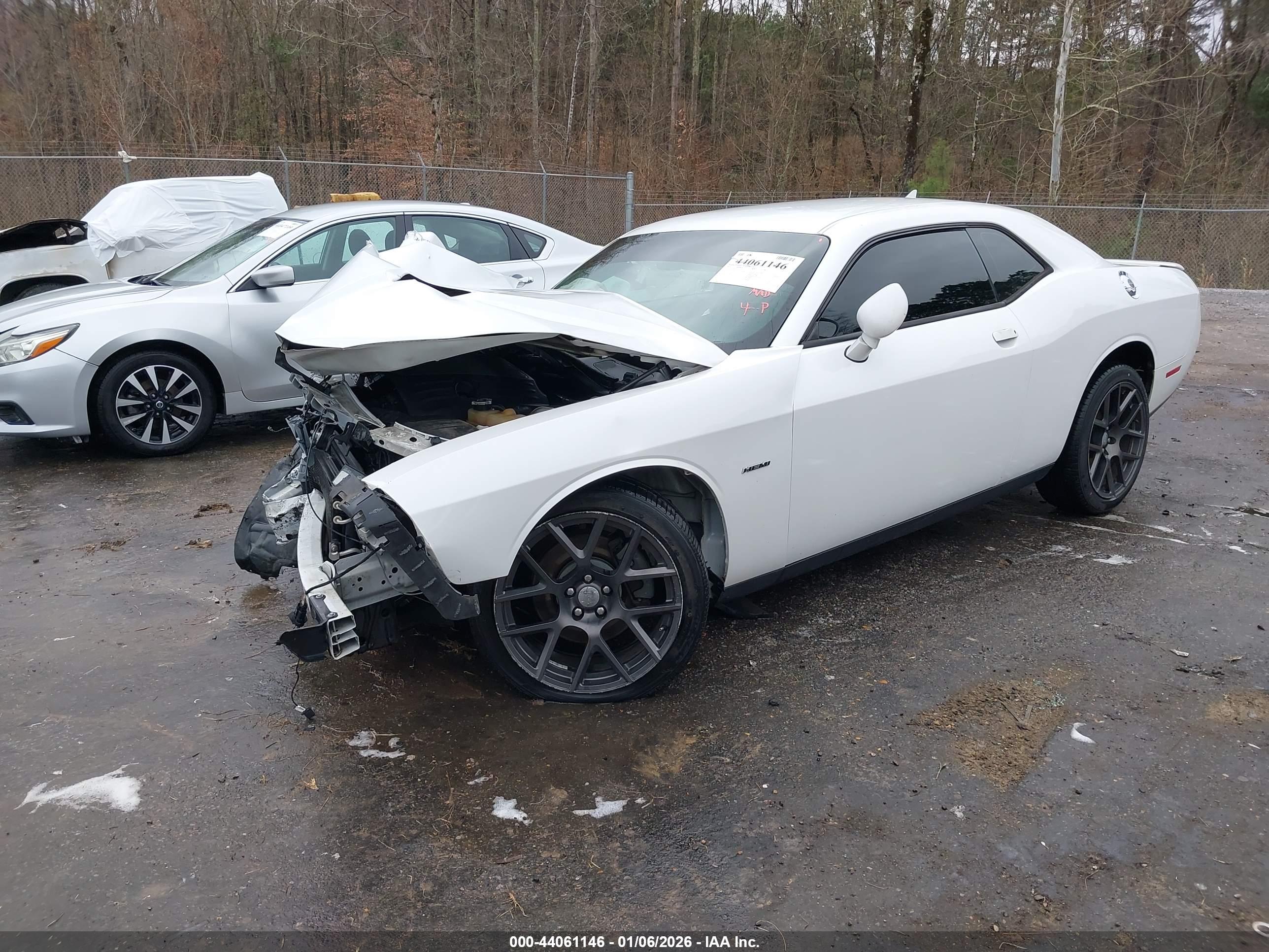 DODGE CHALLENGER image 2