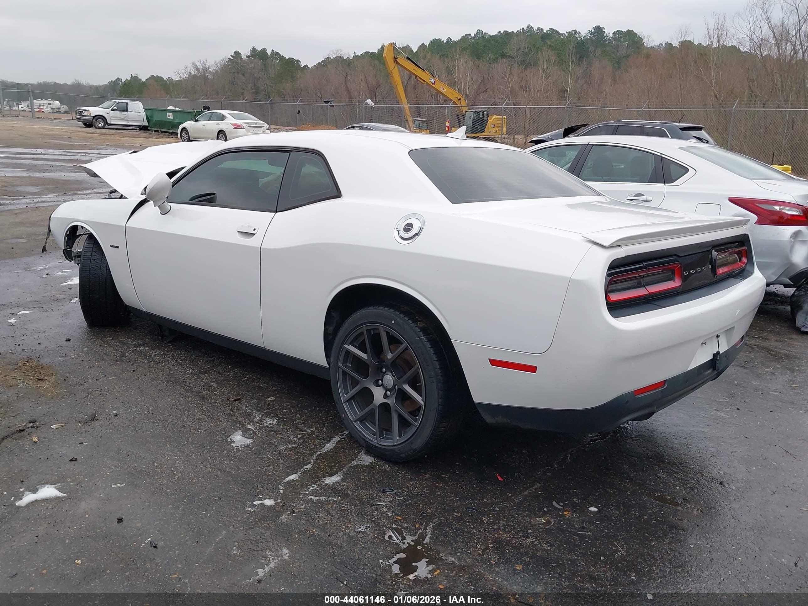 DODGE CHALLENGER image 3