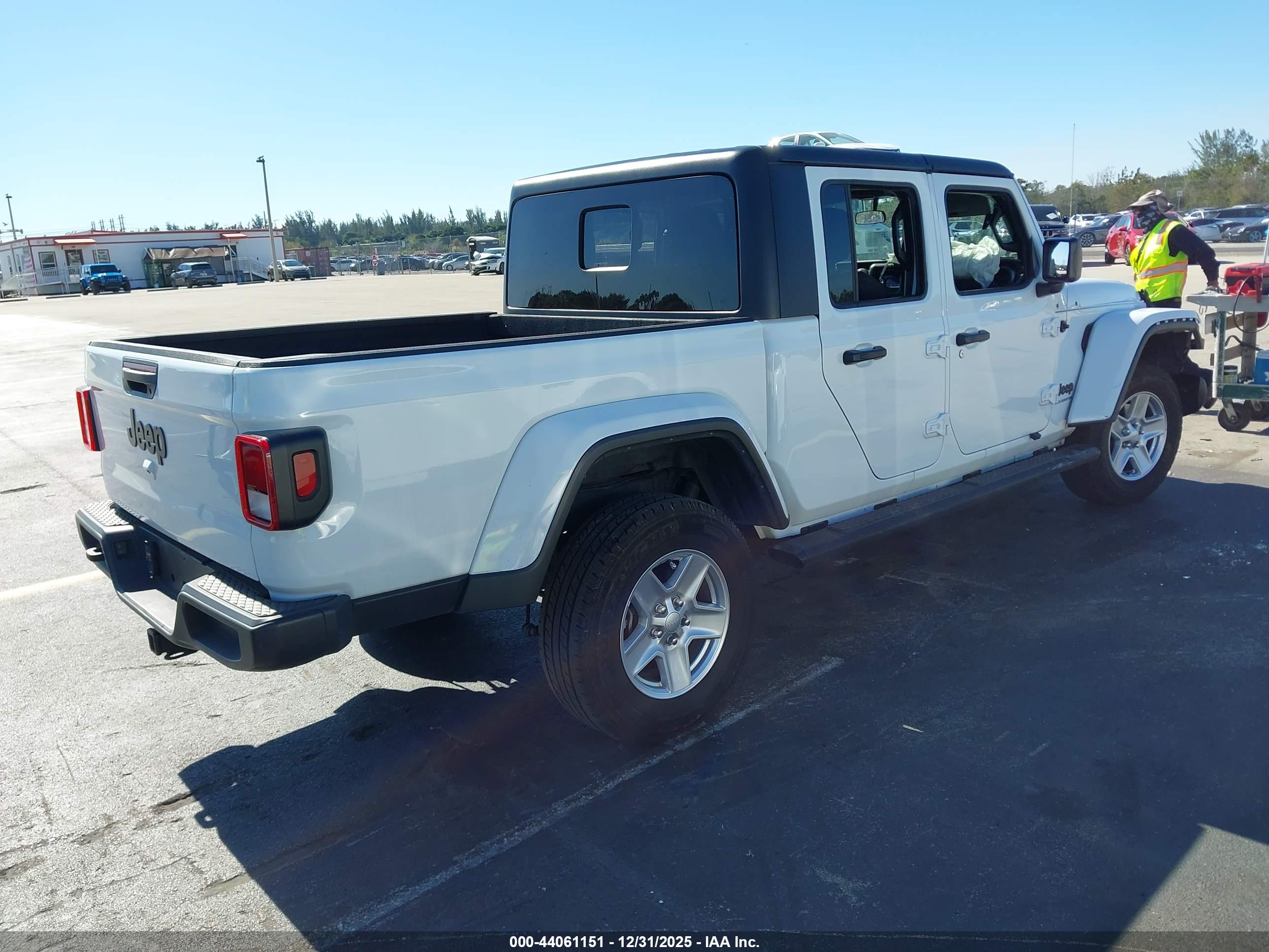 JEEP GLADIATOR image 4