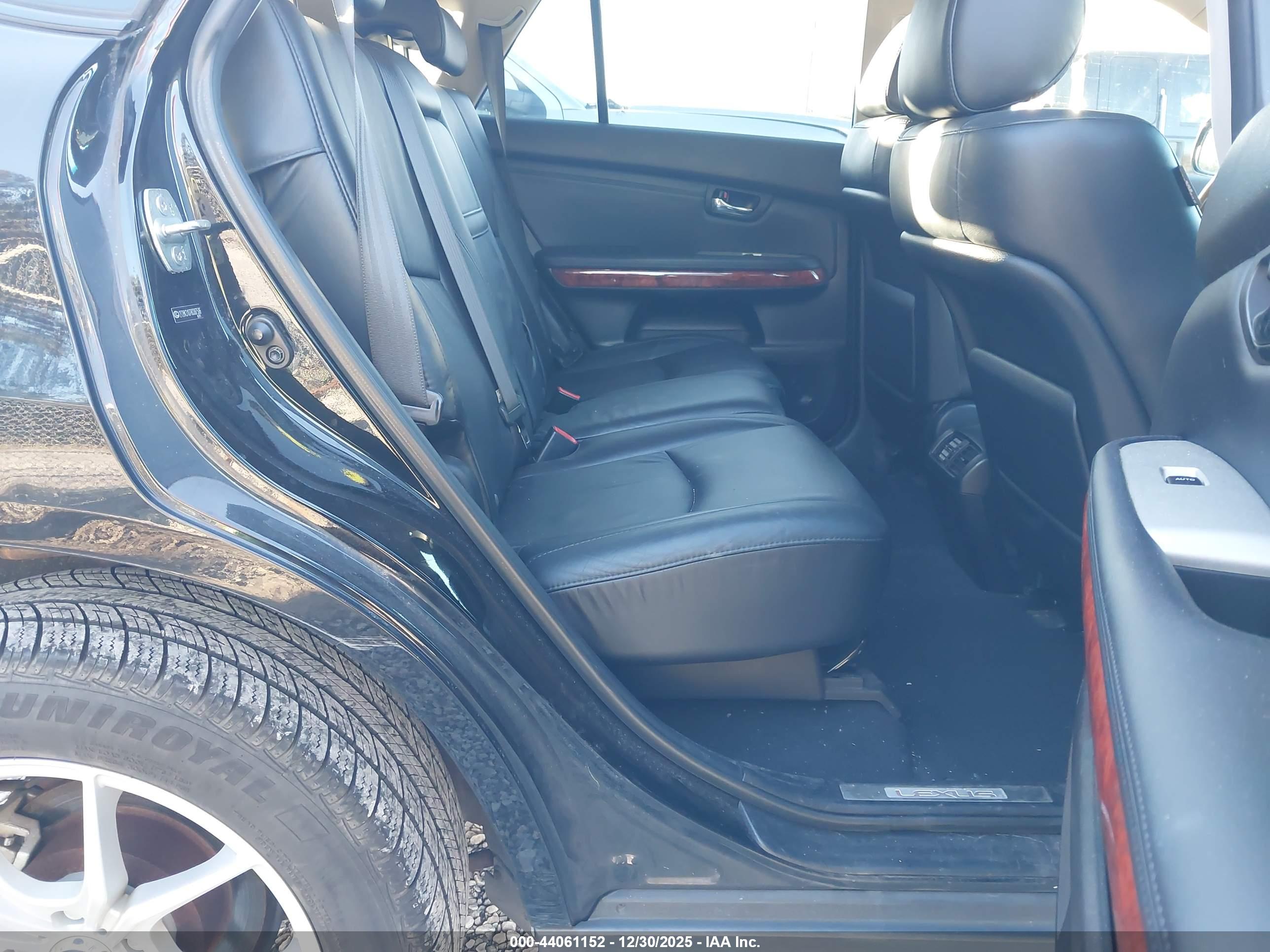 LEXUS RX image 8