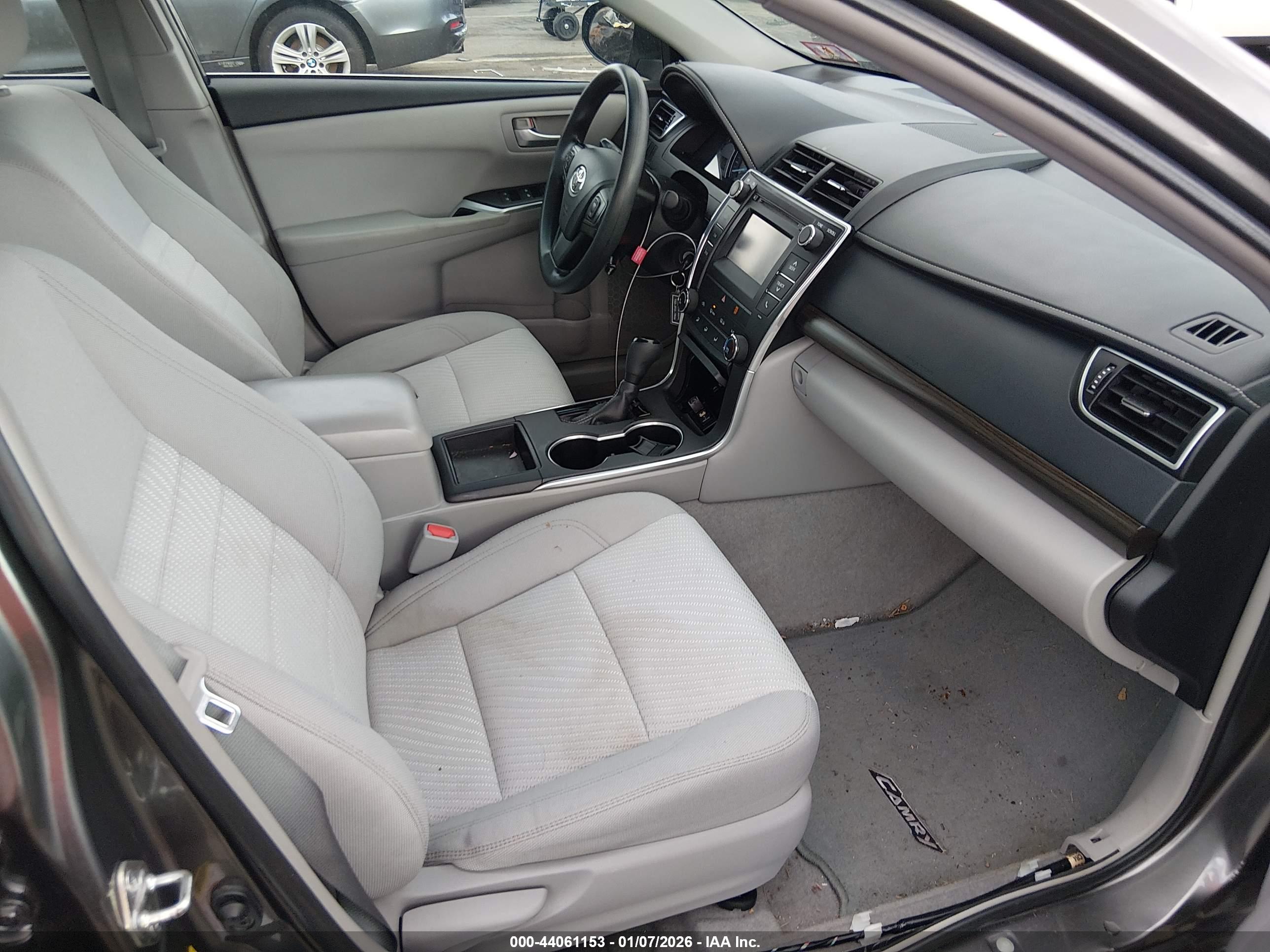 TOYOTA CAMRY image 5