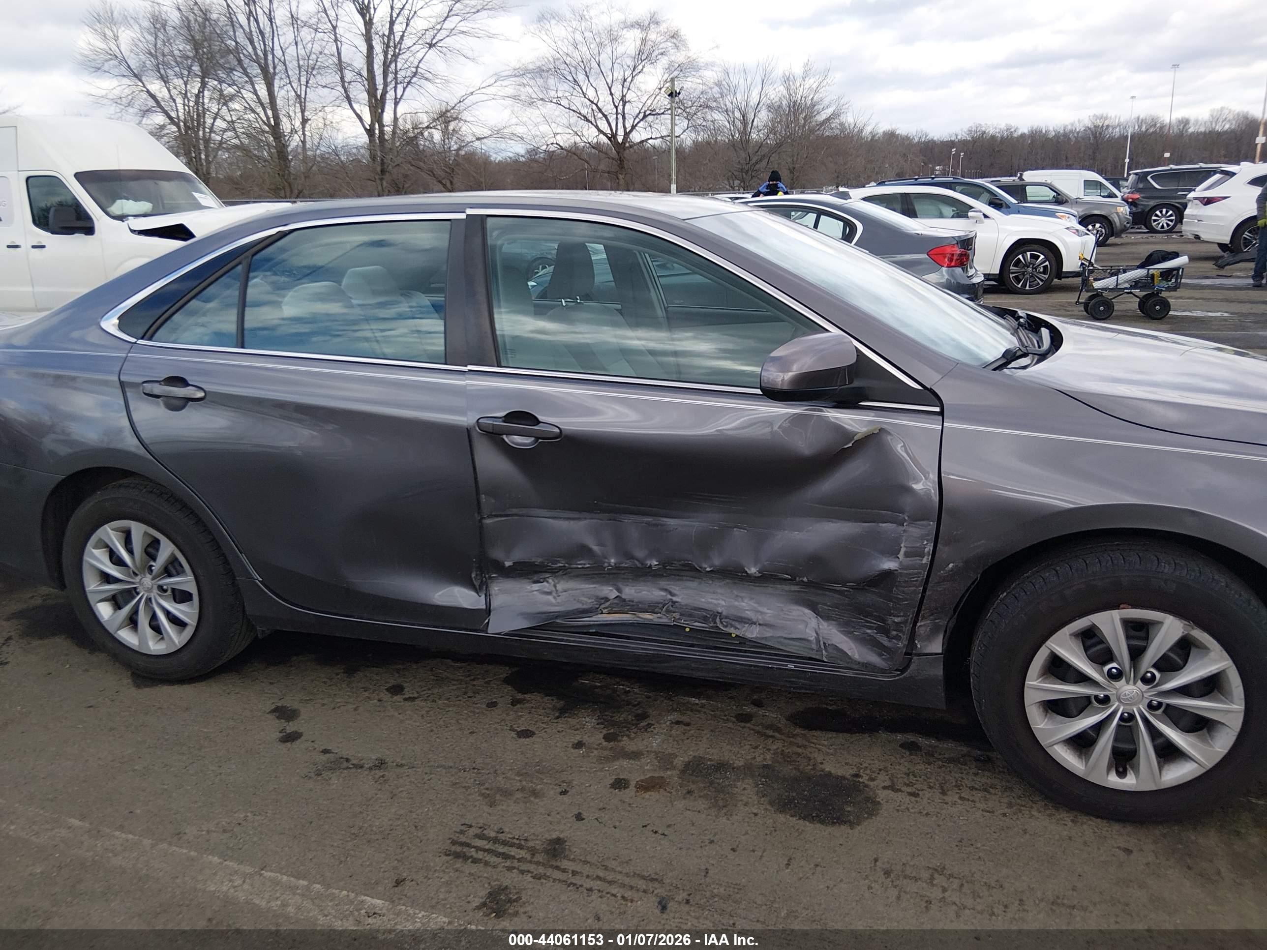 TOYOTA CAMRY image 6